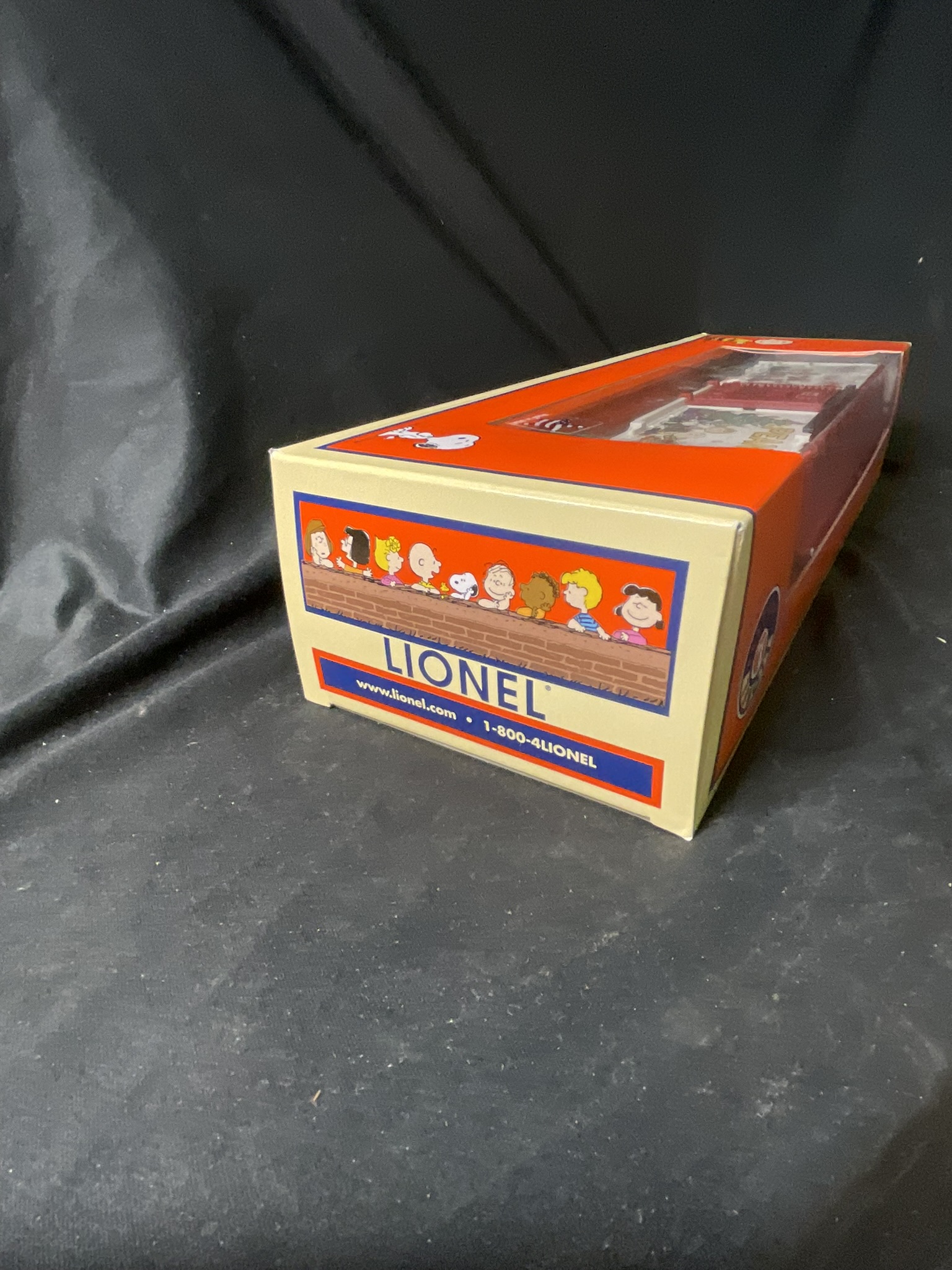 Lionel O-Gauge Peanuts Christmas Boxcar Model 6-15097 with Original Box