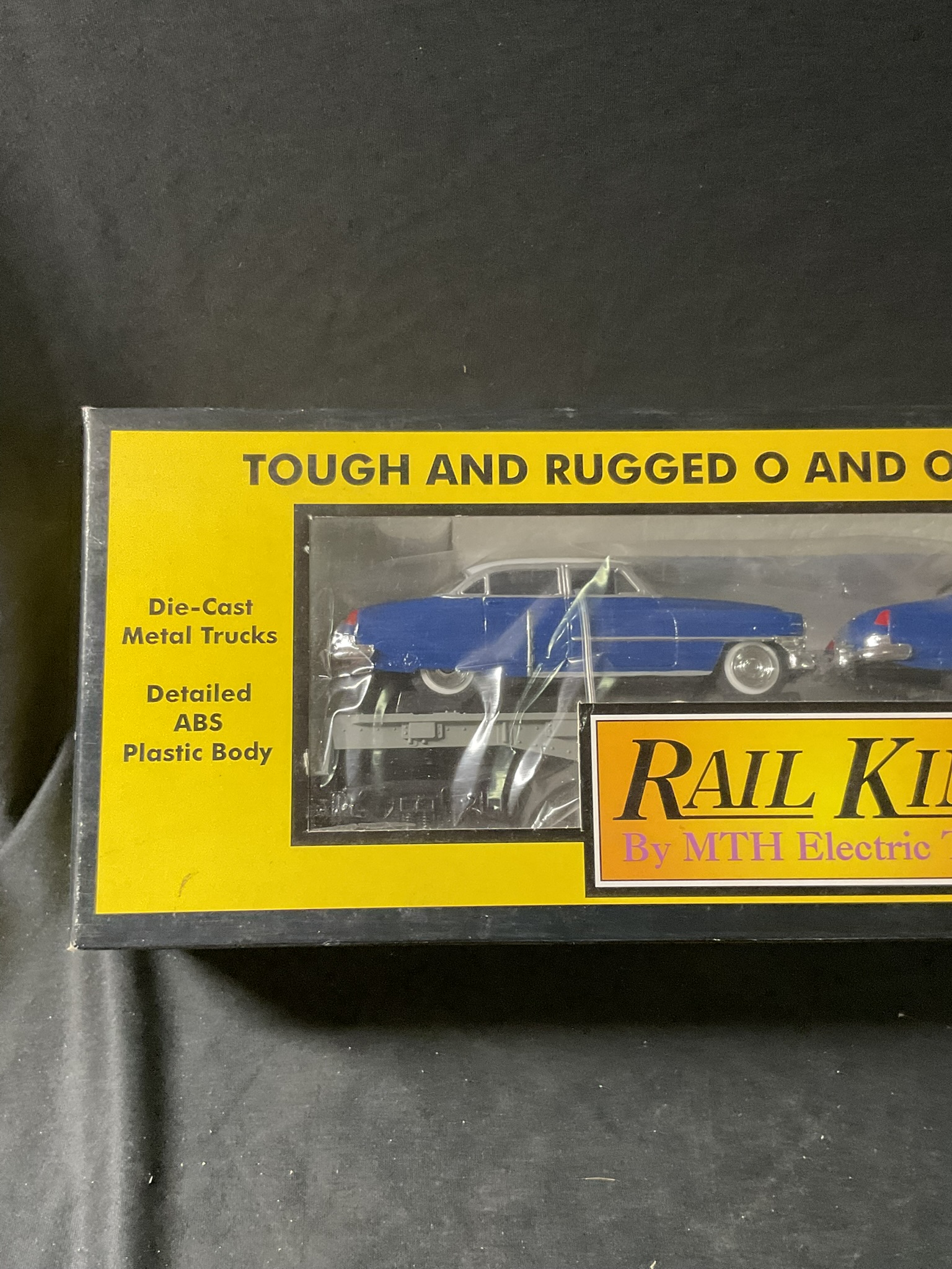 MTH RailKing RK-7607L O Gauge MTH Lines Flat Car with A Pair of Ertl 1952 Cadillacs