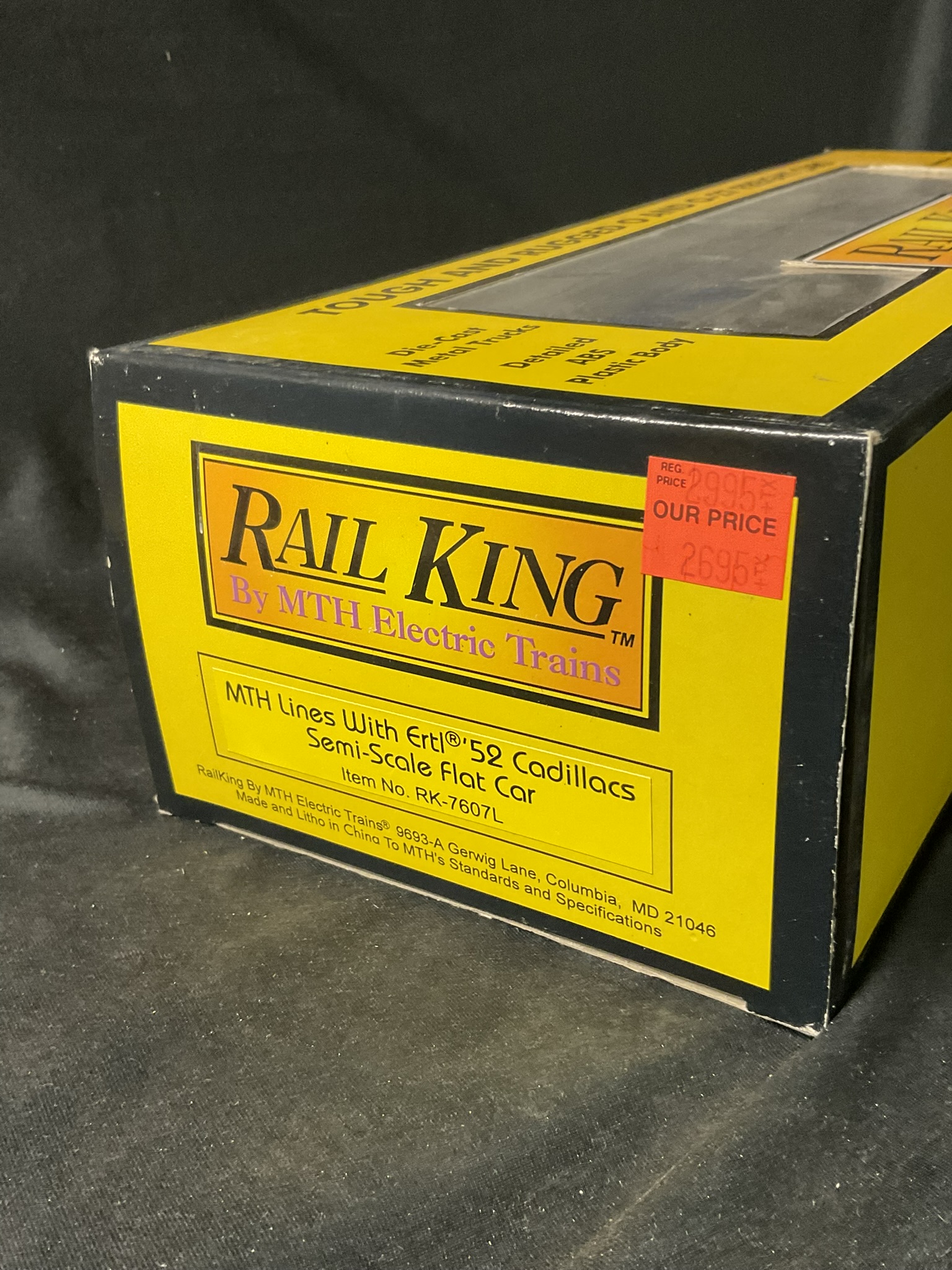 MTH RailKing RK-7607L O Gauge MTH Lines Flat Car with A Pair of Ertl 1952 Cadillacs