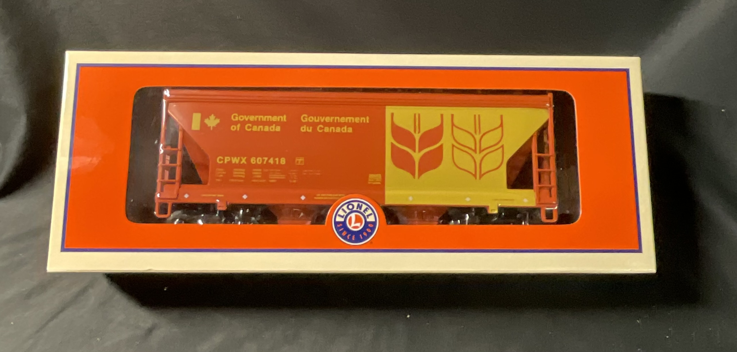 Lionel 6-26483 O Gauge Government of Canada ACF 2-Bay Hopper