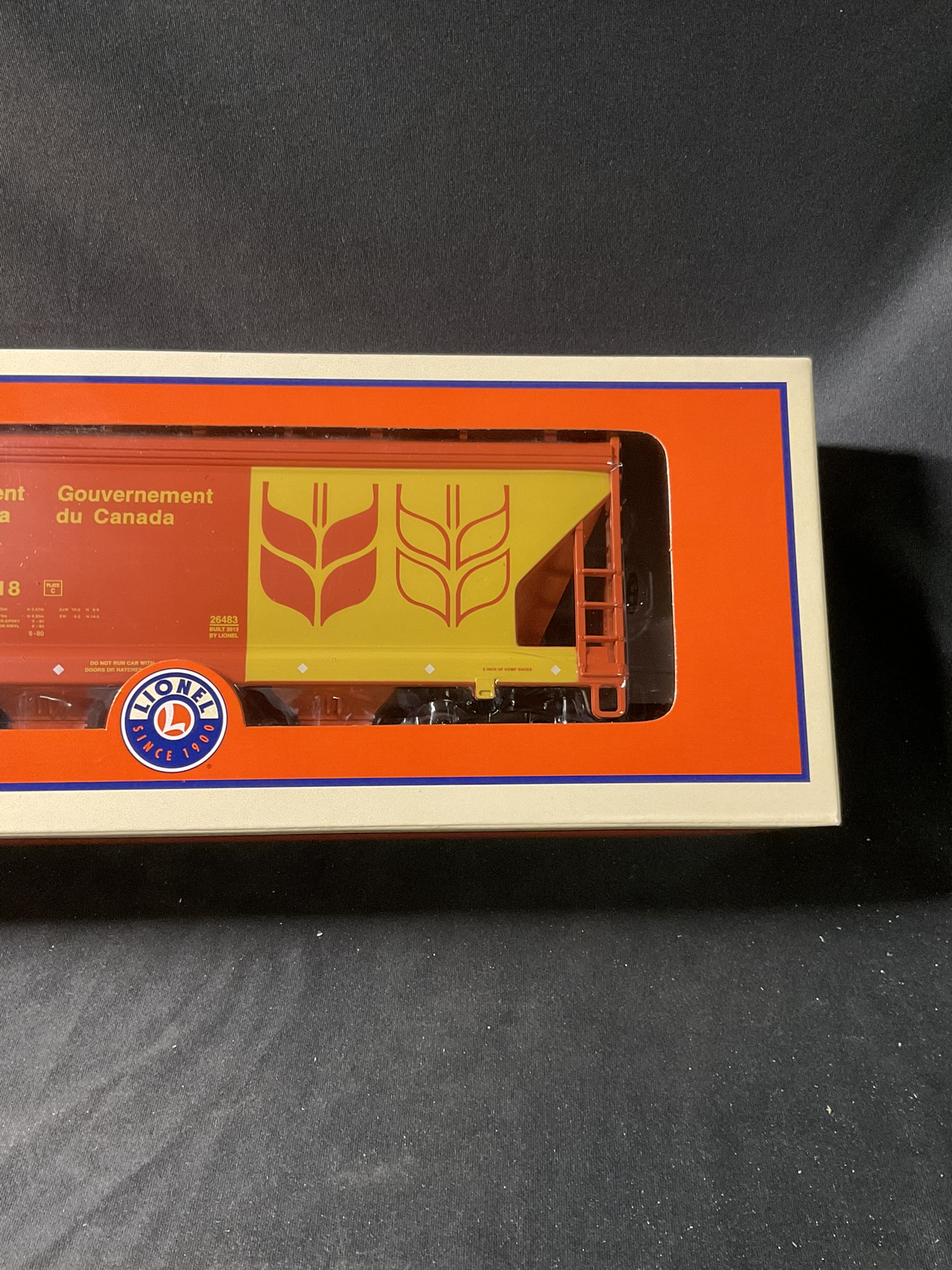 Lionel 6-26483 O Gauge Government of Canada ACF 2-Bay Hopper