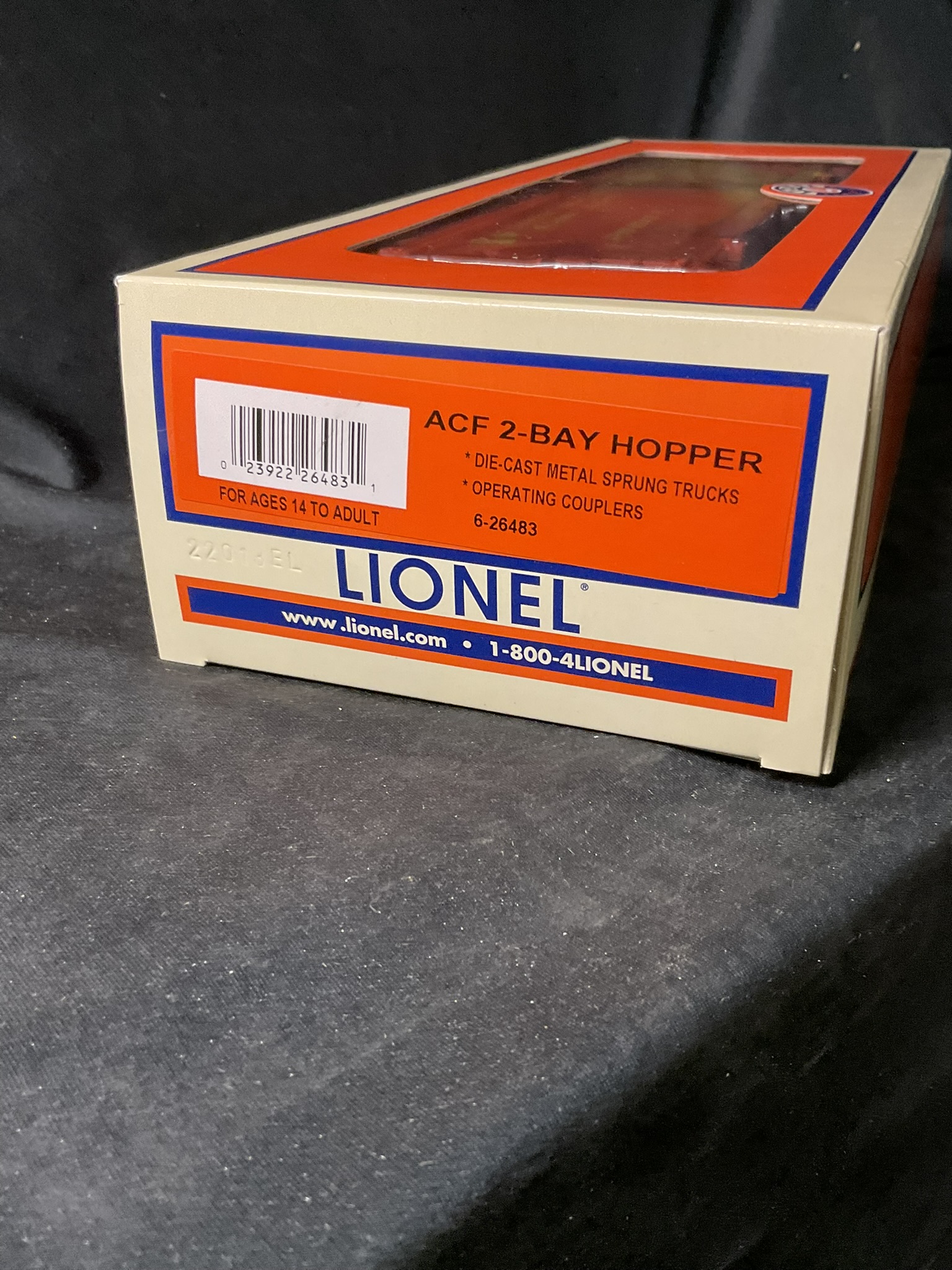 Lionel 6-26483 O Gauge Government of Canada ACF 2-Bay Hopper