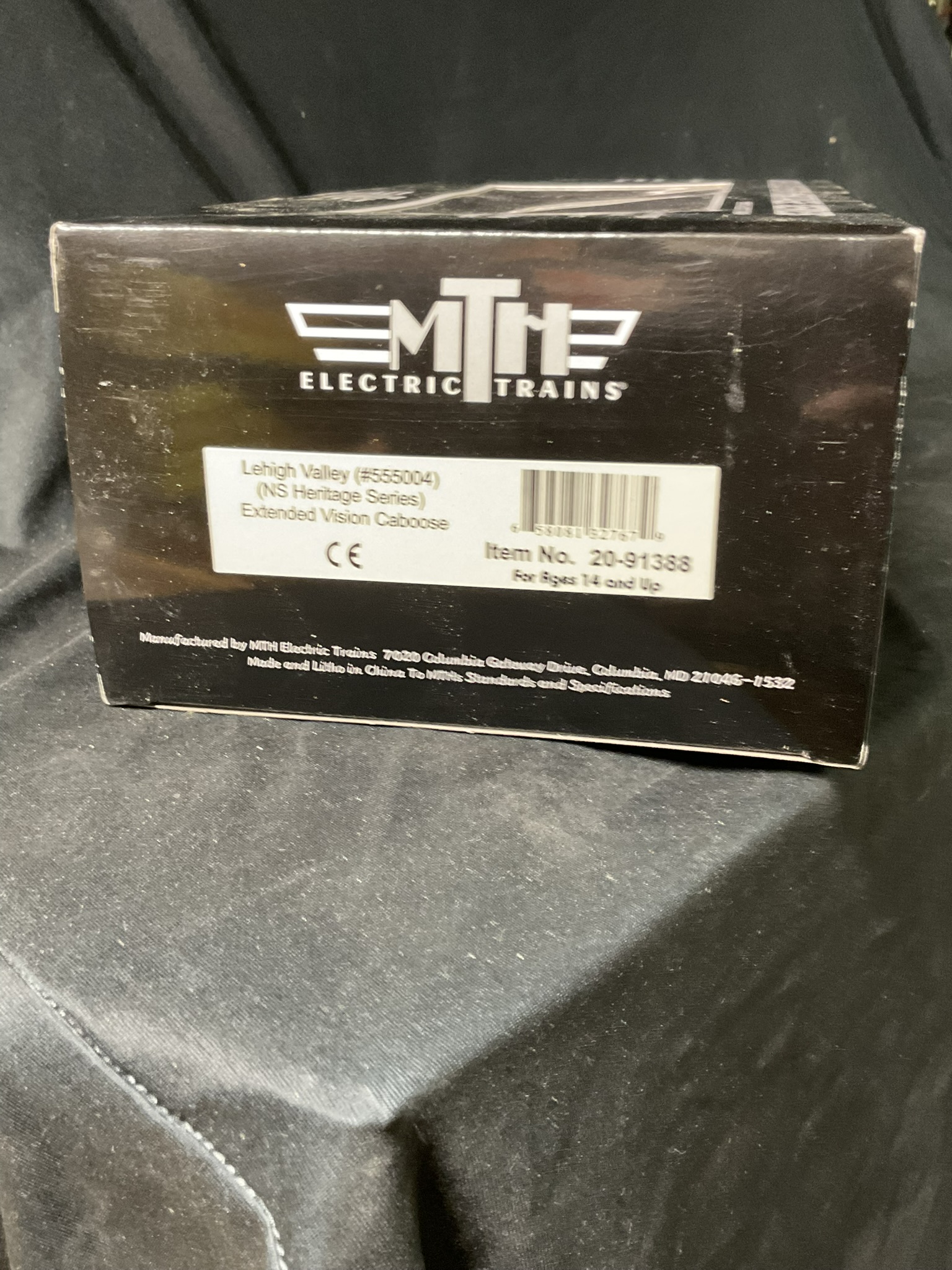 M.T.H. Electric Trains O-Gauge Norfolk Southern Heritage Series Lehigh Valley Extended Vision Caboose