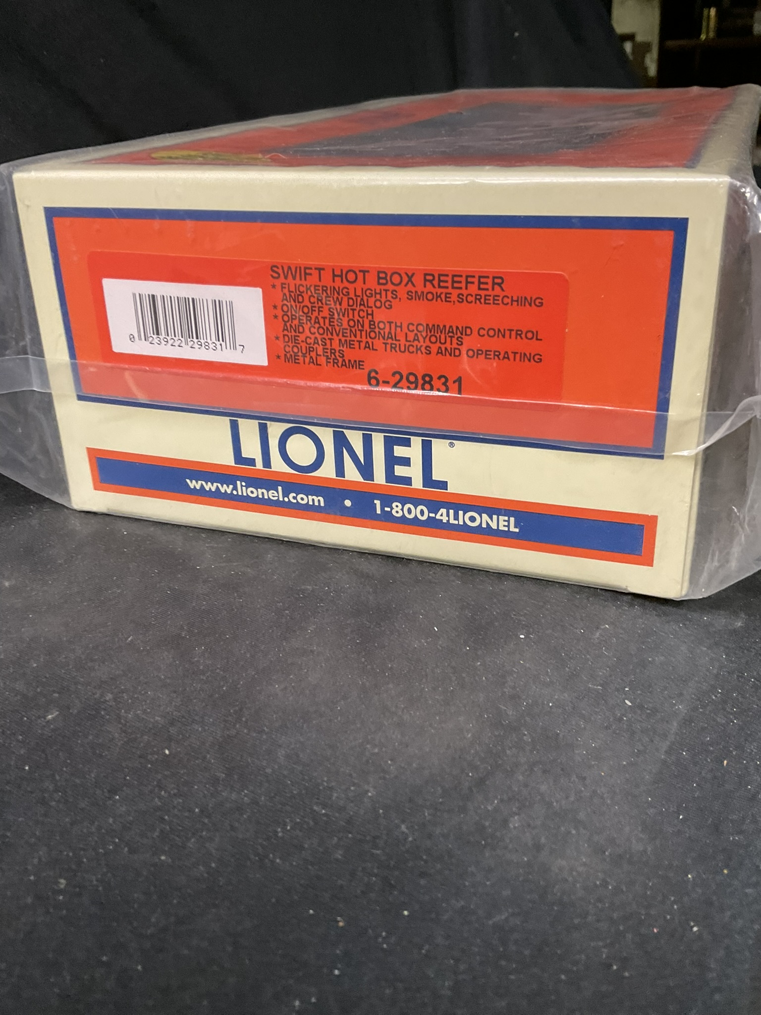 Lionel 6-29831 Swift Hot Box Reefer O-Gauge Model Car