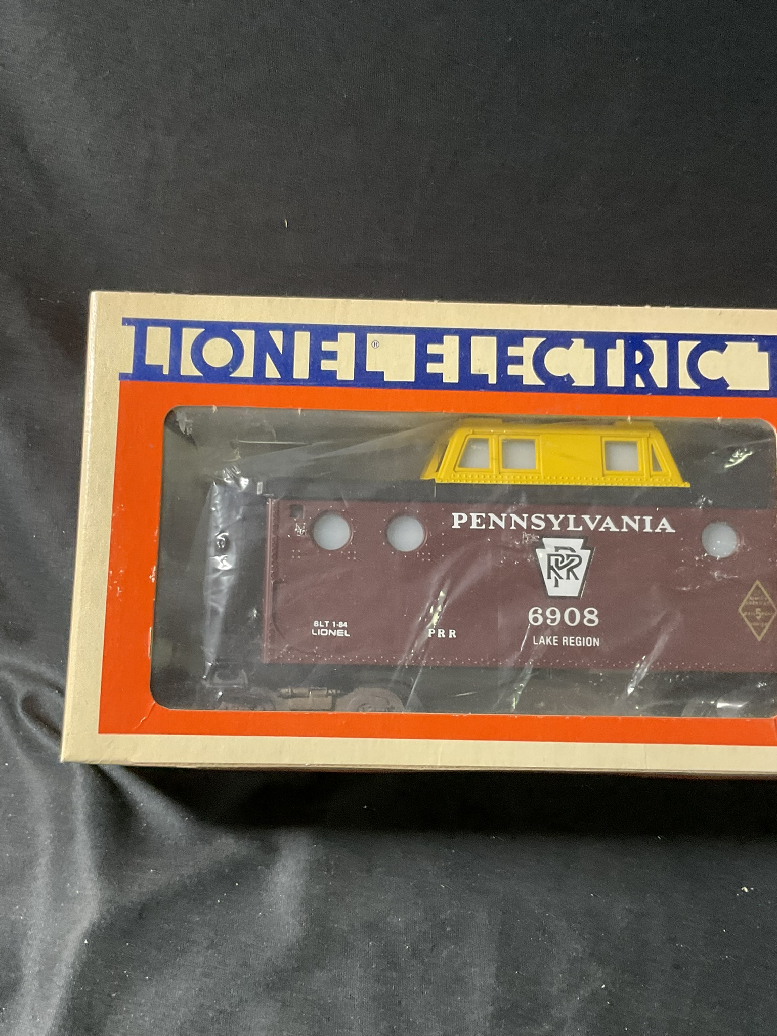 Lionel Pennsylvania Illuminated Porthole Caboose 6-6908 in Original Box