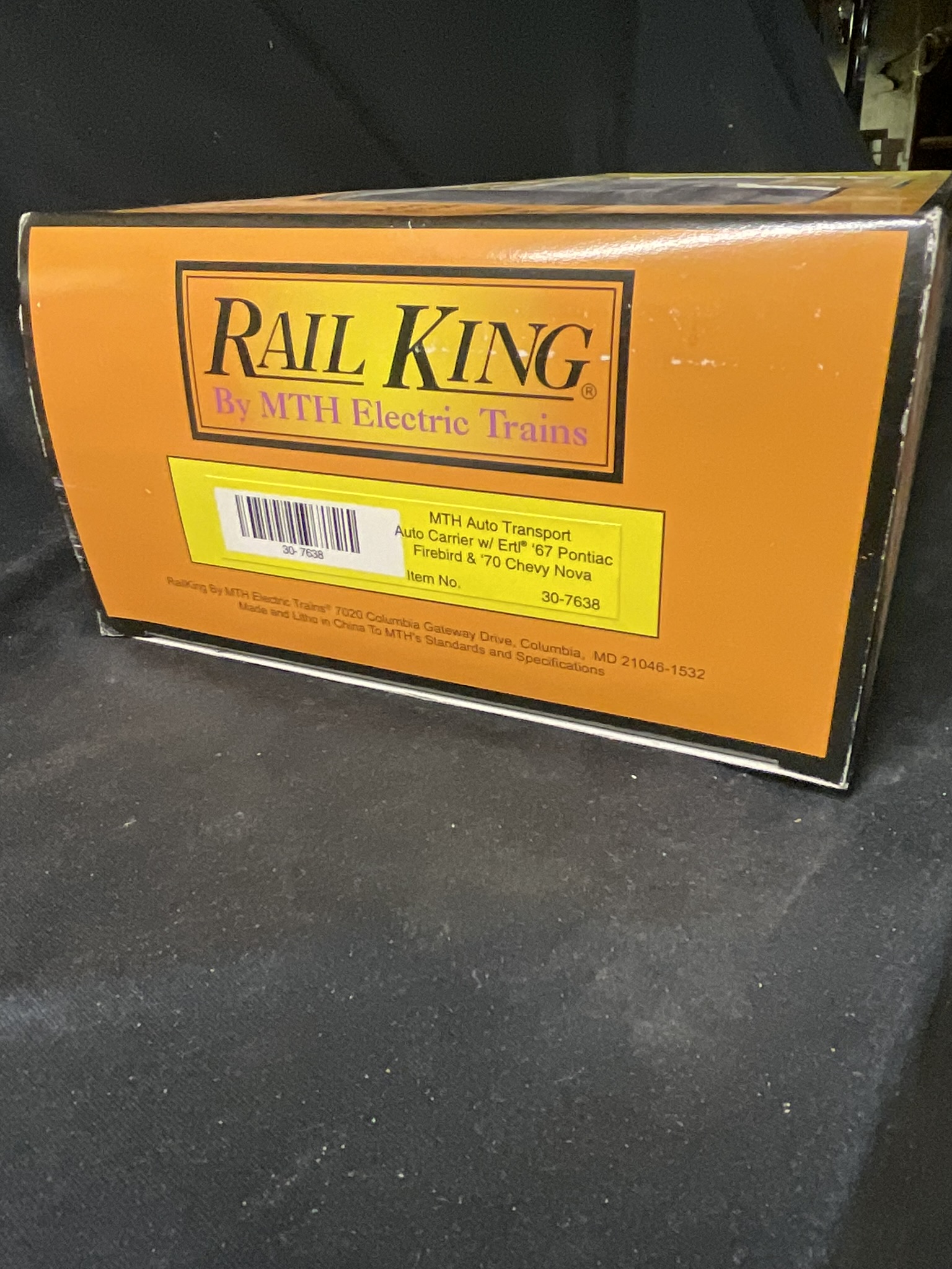 Rail King By MTH Electric Trains O Gauge Auto Transport Set with Four Die-Cast Automobiles 30-7638
