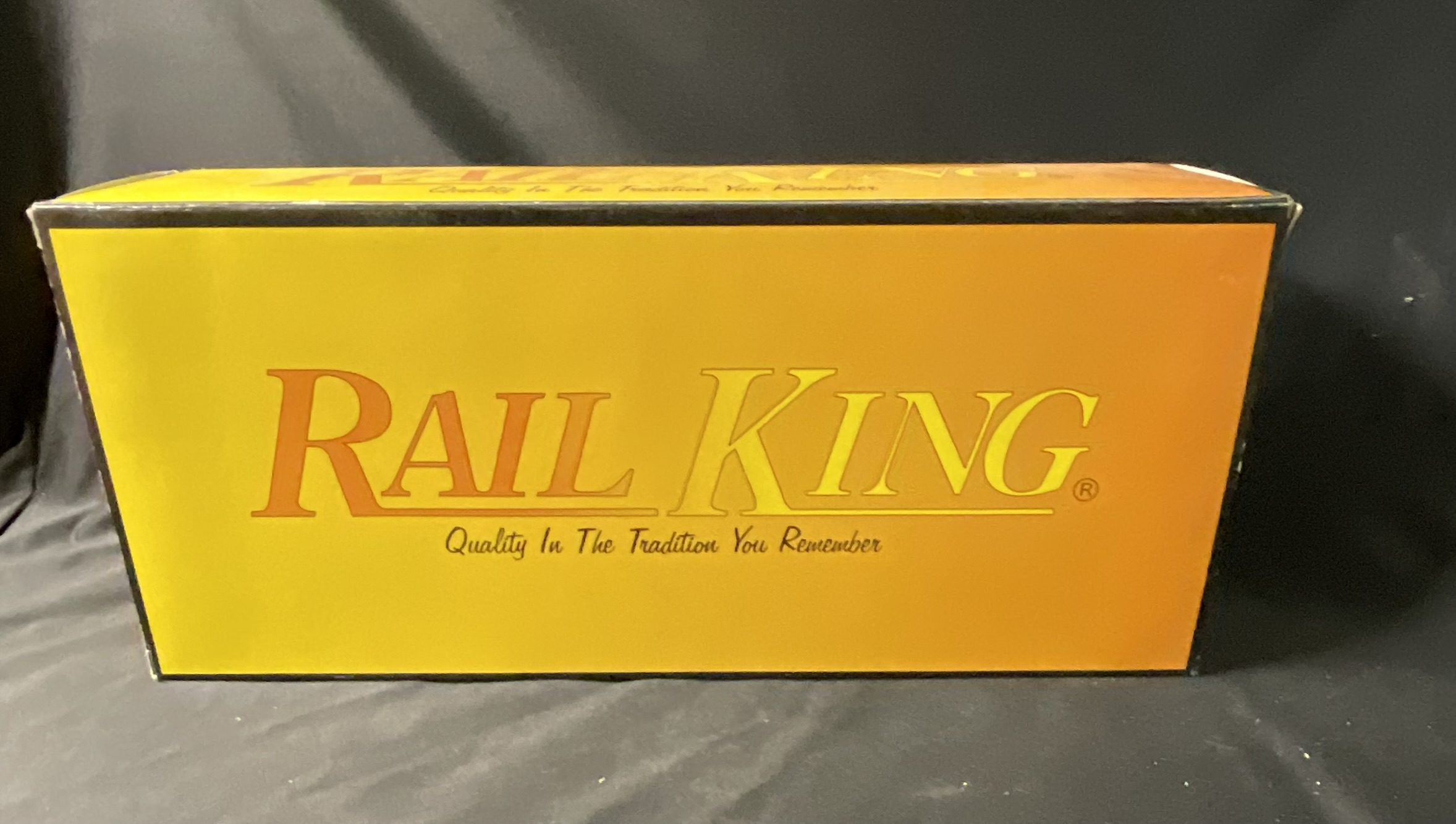 Rail King By MTH Electric Trains O Gauge Auto Transport Set with Four Die-Cast Automobiles 30-7638