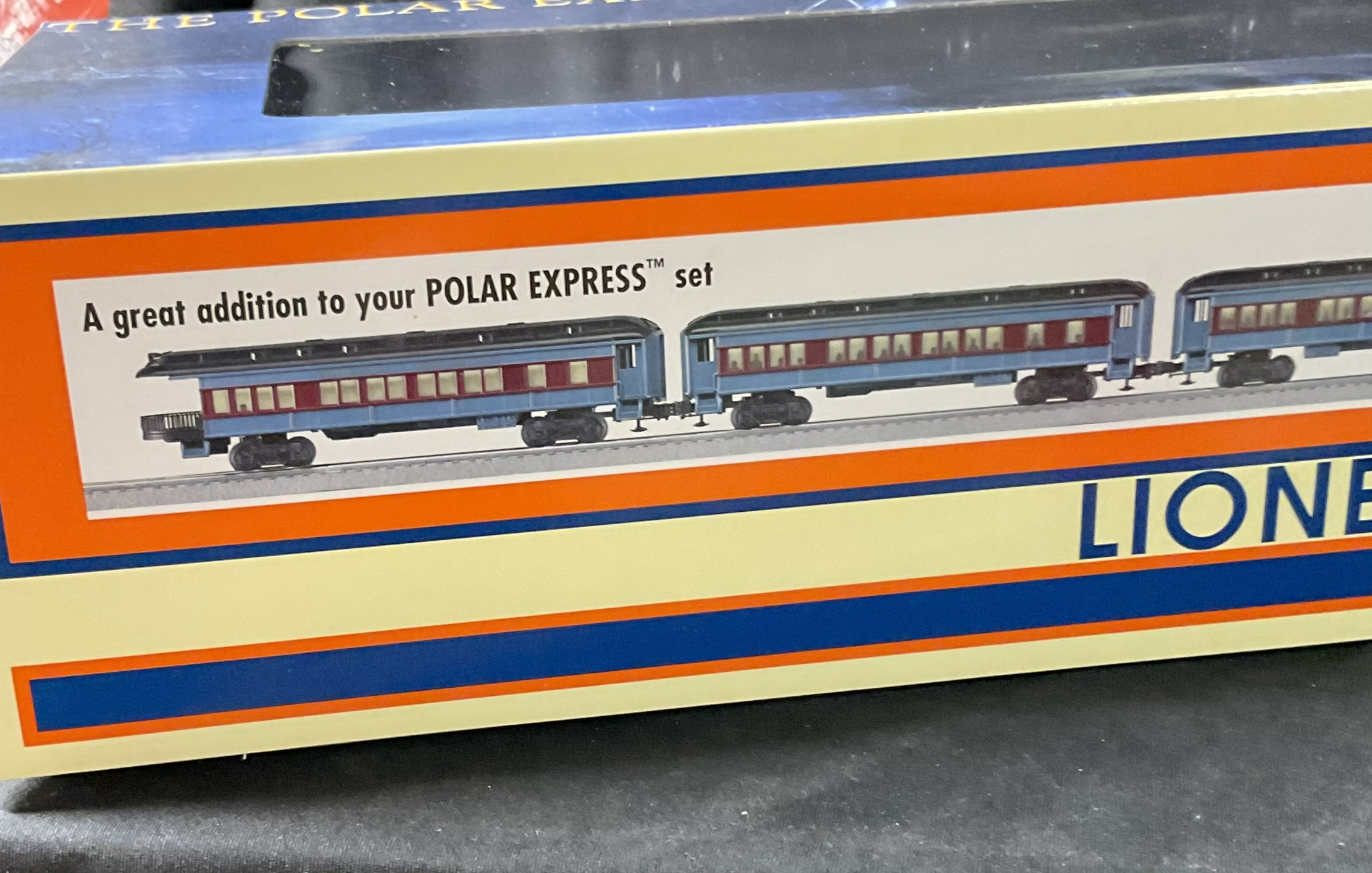 Lionel O Gauge The Polar Express Passenger Car with Disappearing Hobo 6-35130