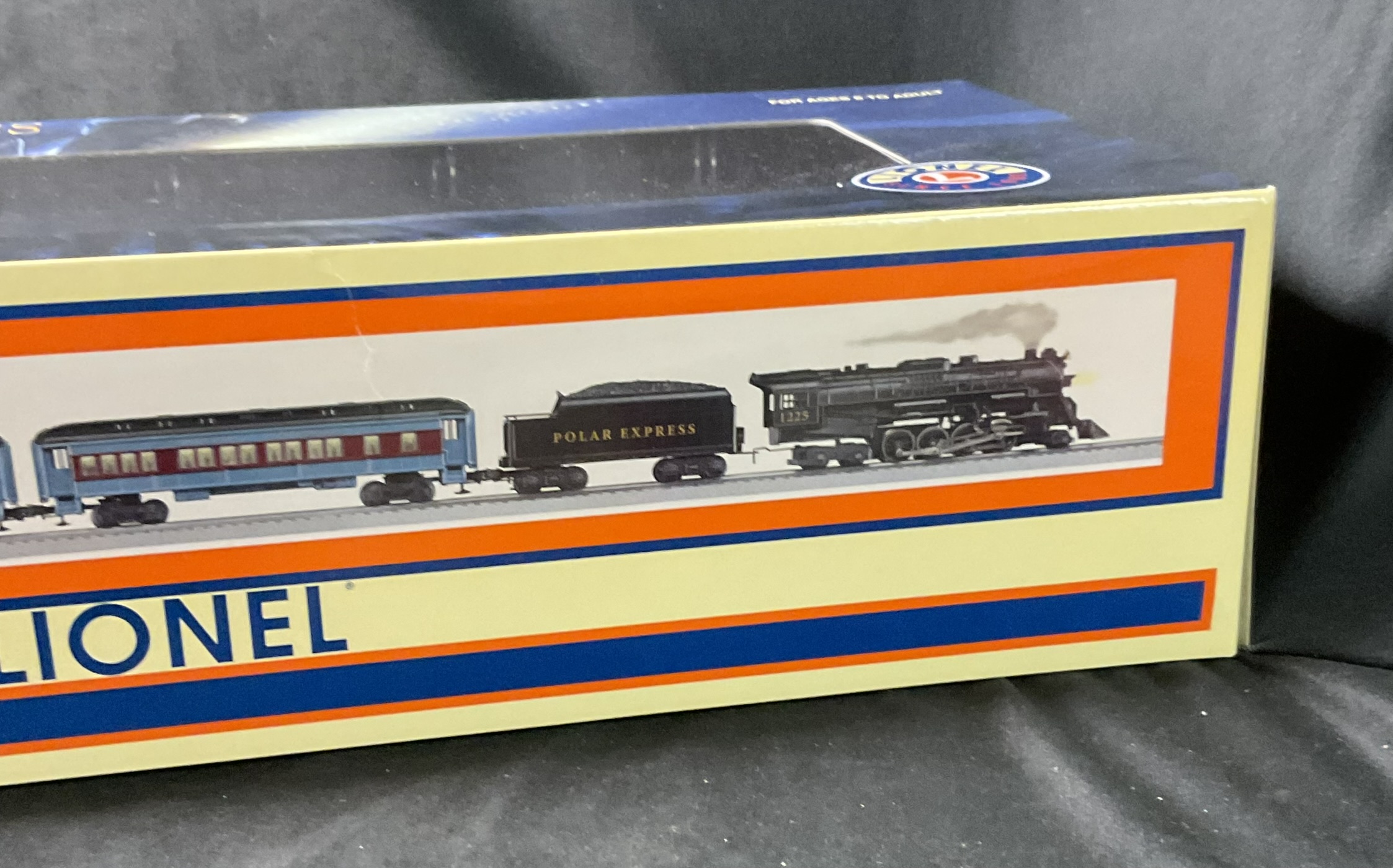 Lionel O Gauge The Polar Express Passenger Car with Disappearing Hobo 6-35130