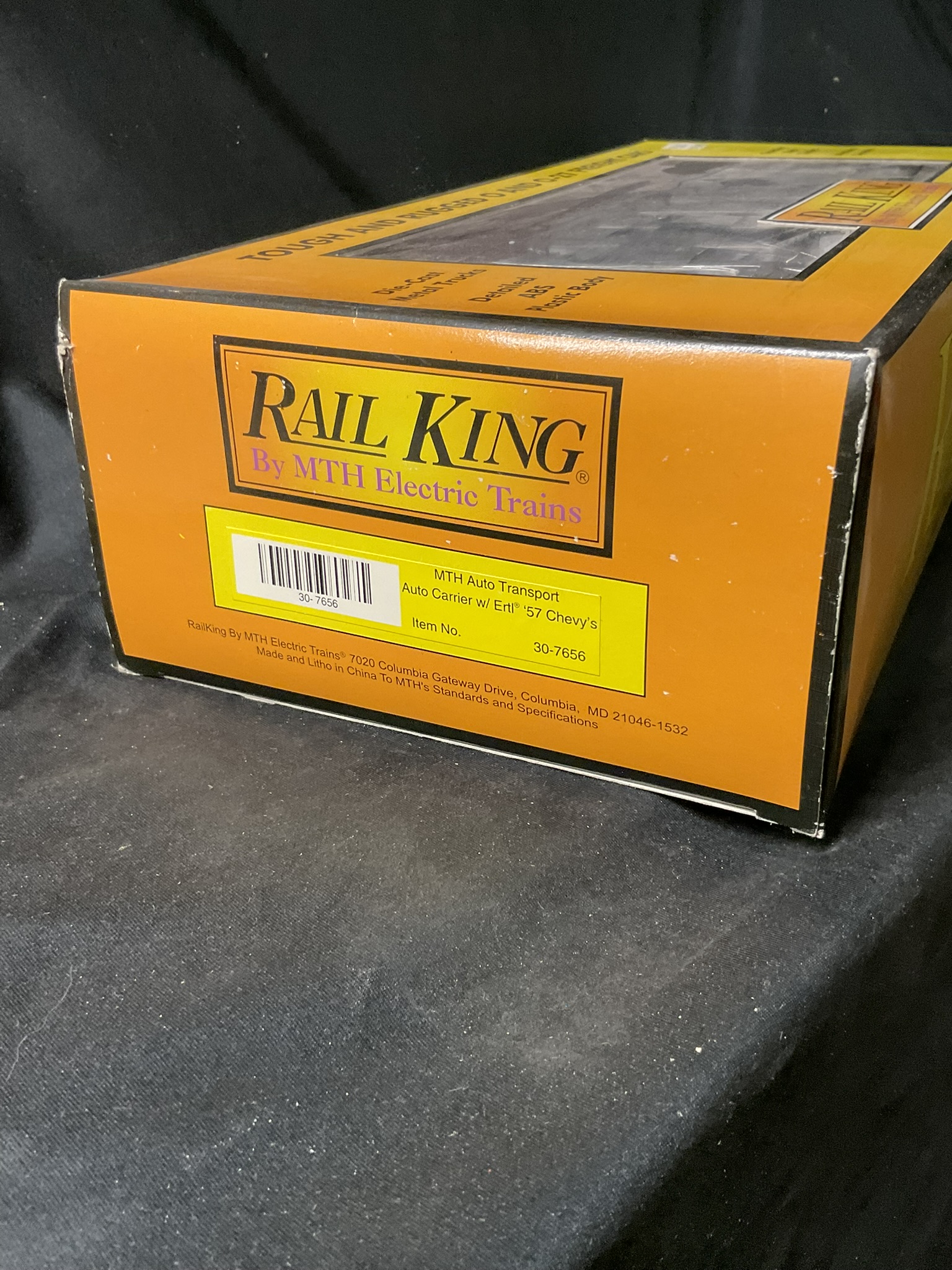 RailKing by MTH Electric Trains O-Gauge Auto Transport with Ertl 1957 Chevrolets