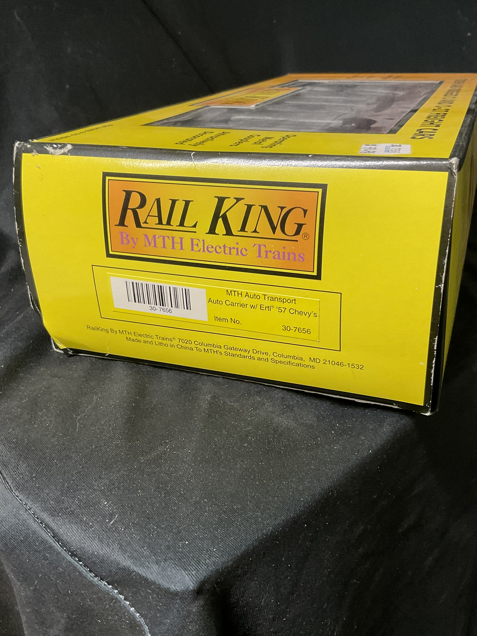 RailKing by MTH Electric Trains O-Gauge Auto Transport with Ertl 1957 Chevrolets