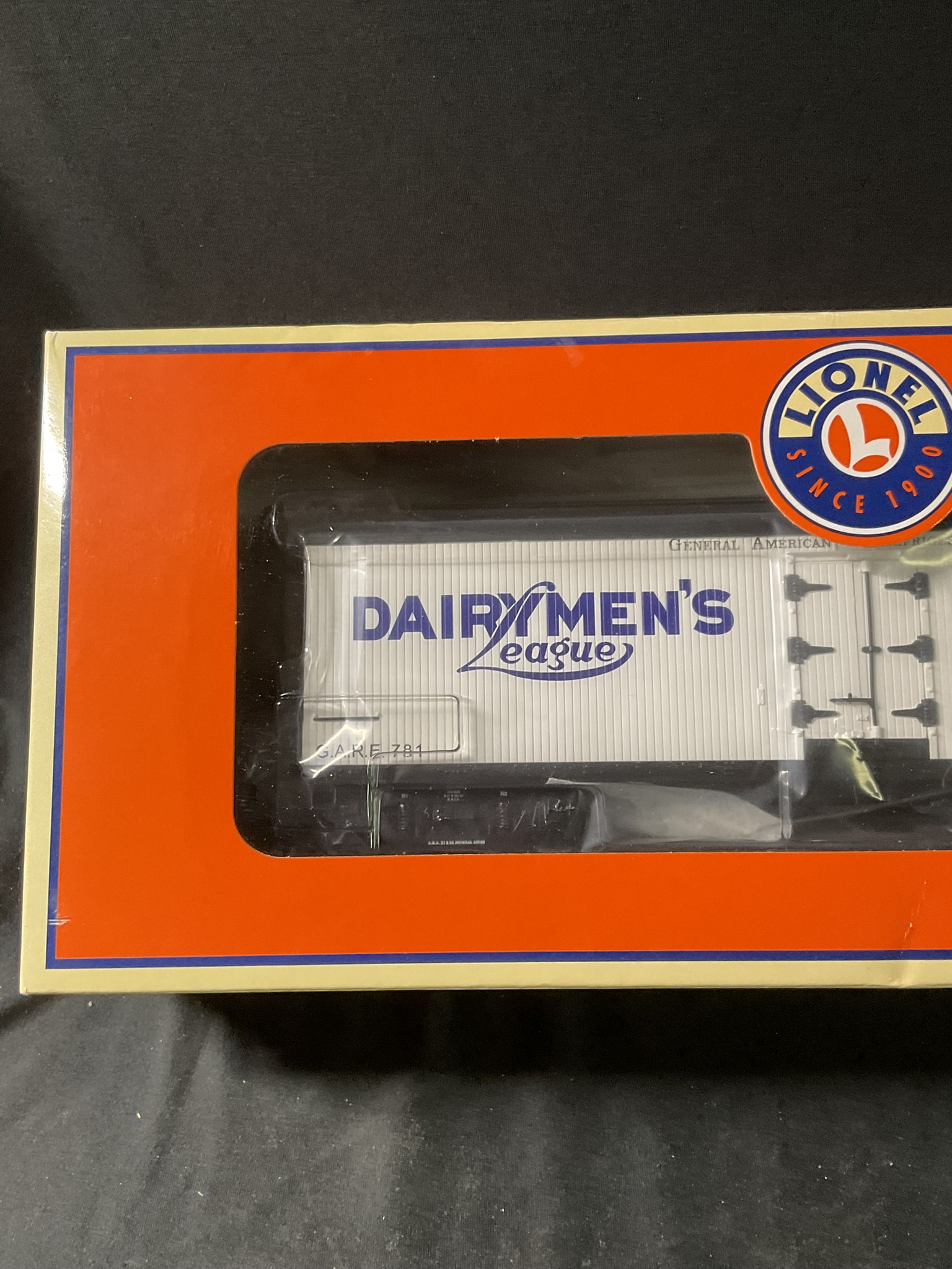 Lionel 6-17371 Dairymen's League Milk Car #781 in Original Box