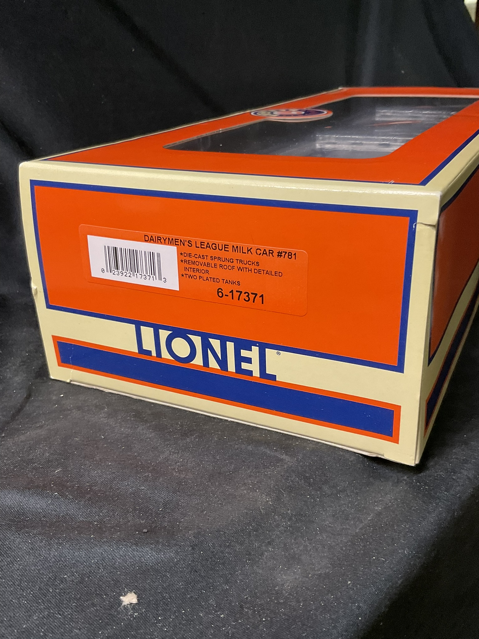 Lionel 6-17371 Dairymen's League Milk Car #781 in Original Box