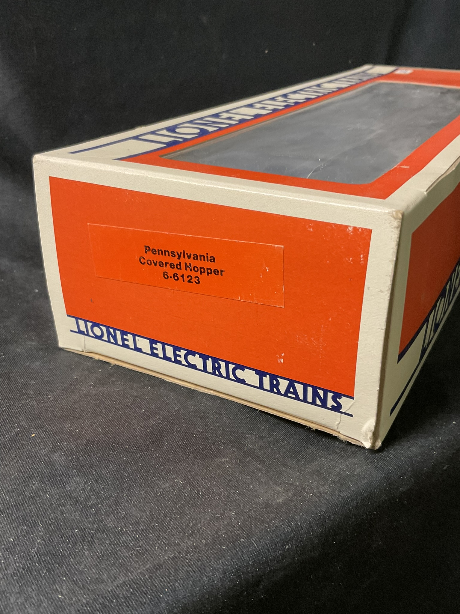 Lionel O-Gauge Pennsylvania Railroad Covered Hopper Car, No. 6-6123