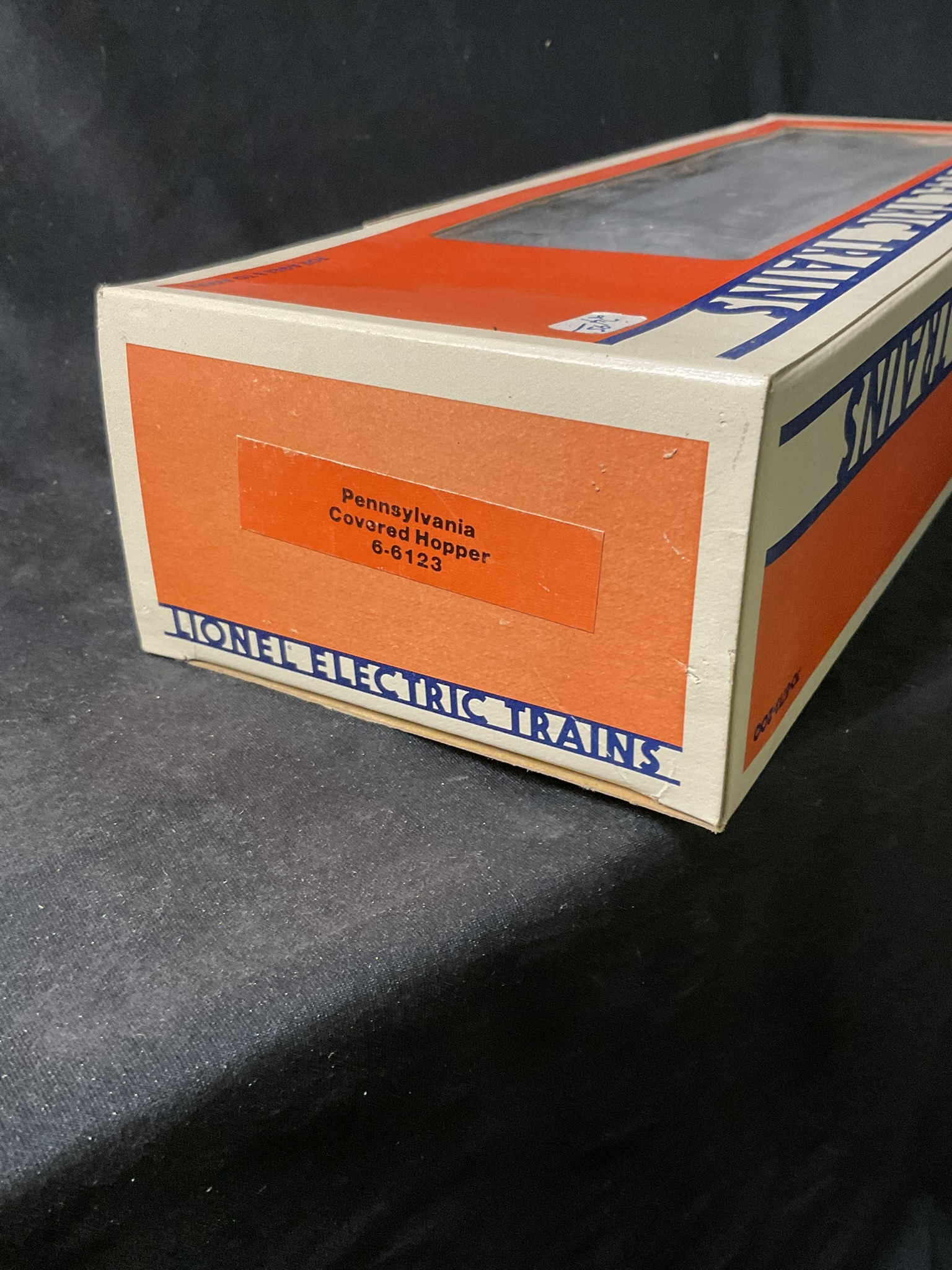 Lionel O-Gauge Pennsylvania Railroad Covered Hopper Car, No. 6-6123