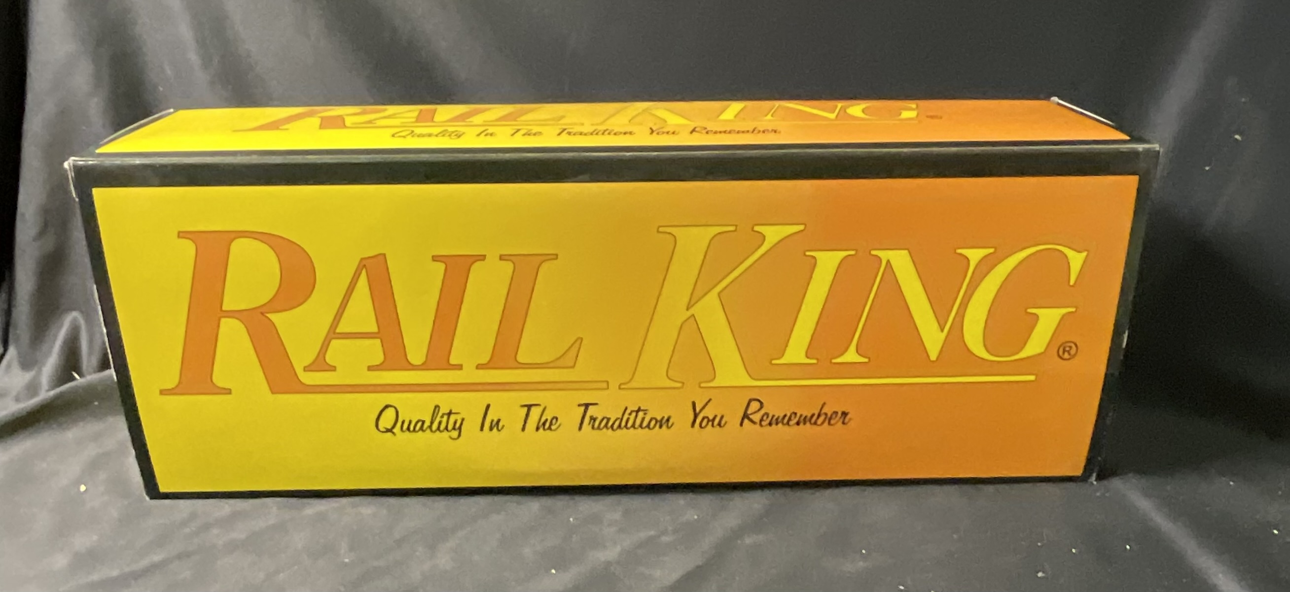 MTH RailKing Westinghouse Rounded Roof Box Car with Generator 30-74802