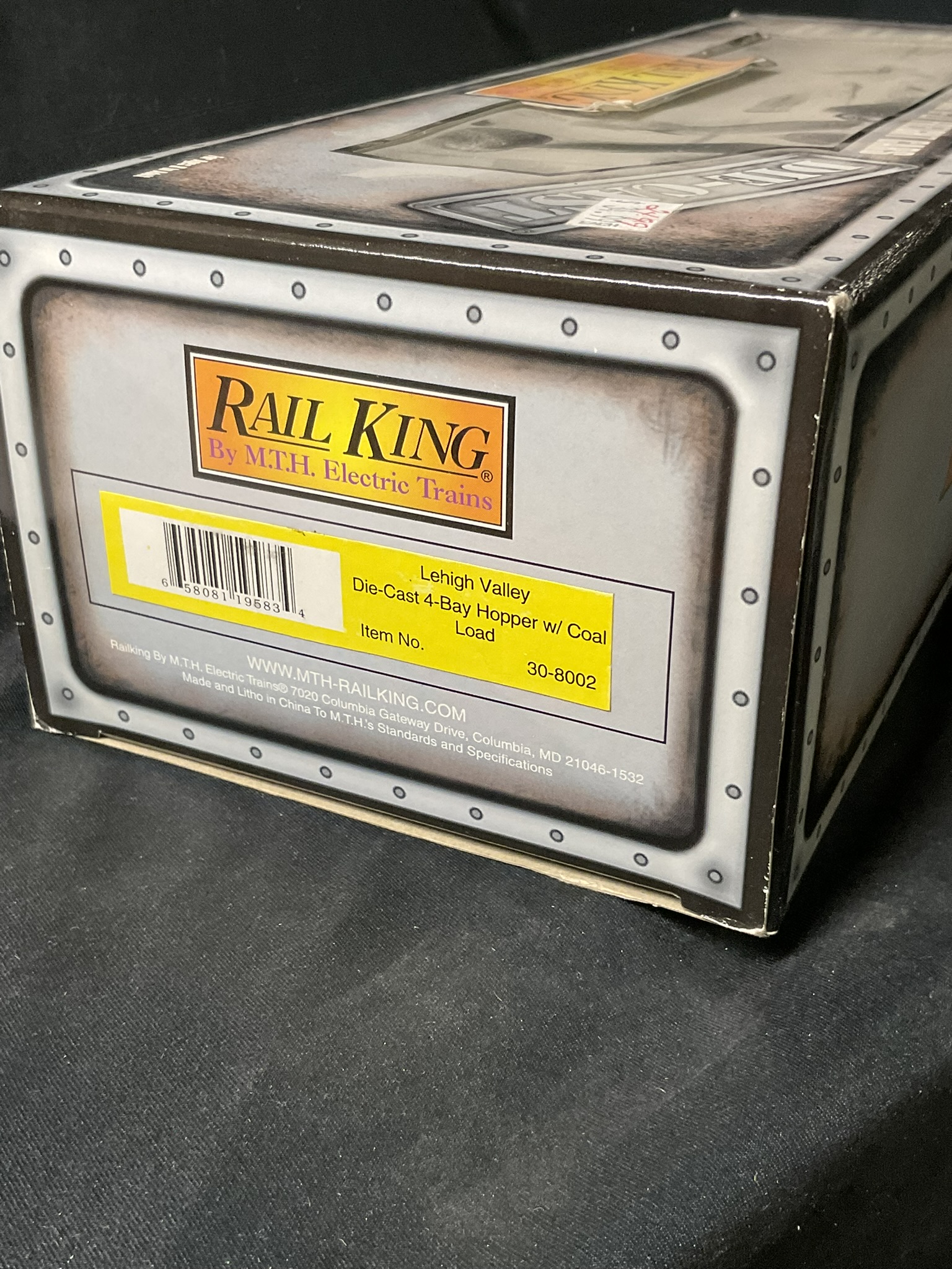 Rail King by M.T.H. Electric Trains Lehigh Valley 4-Bay Hopper 30-8002