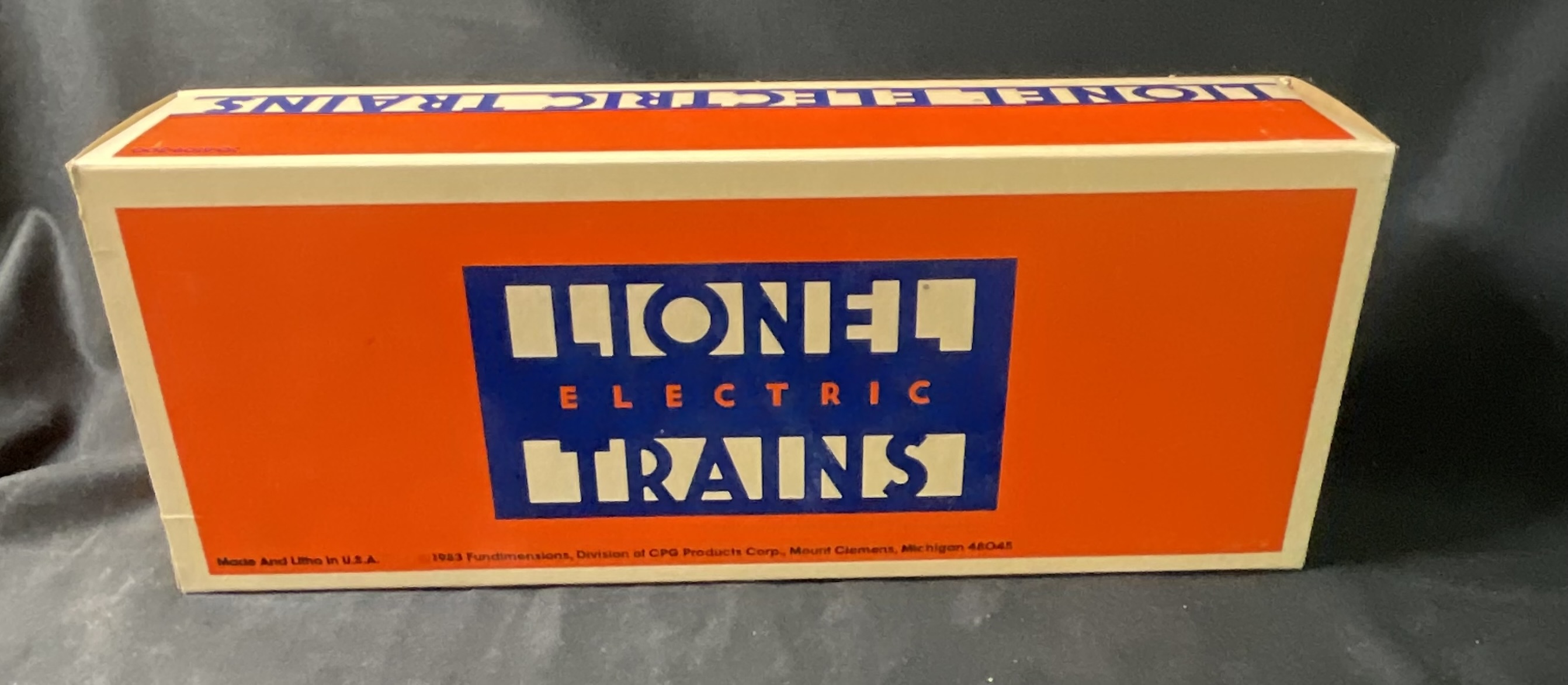 Lionel O-Gauge Pennsylvania Railroad Single-Door Box Car 6-9476 with Original Box