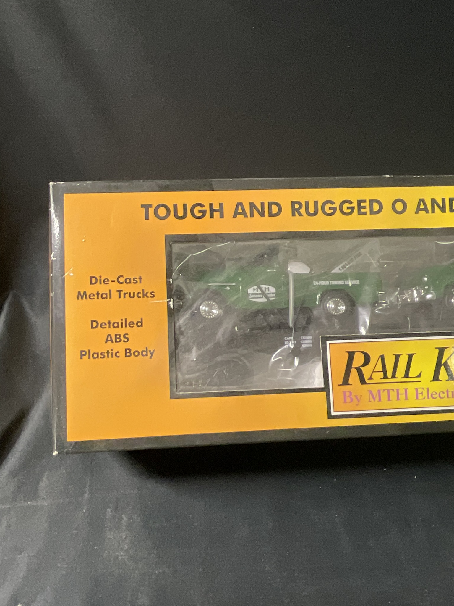 Rail King by MTH O-Gauge Service Center Flatcar with Ertl 1955 Chevy Cameo Wreckers Item No 30-7615