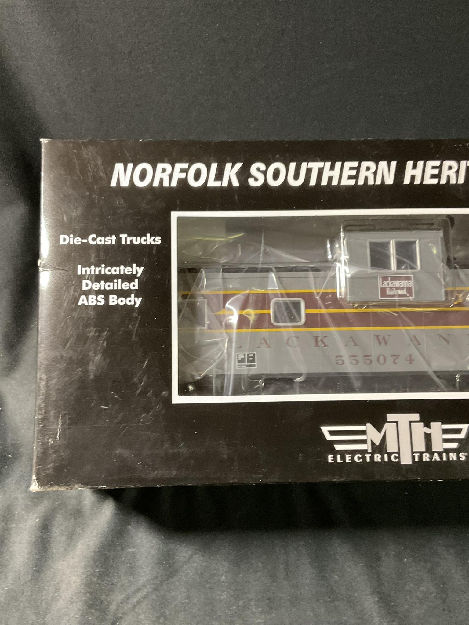 M.T.H. Electric Trains Norfolk Southern Heritage Series Lackawanna Extended Vision Caboose 20-91395