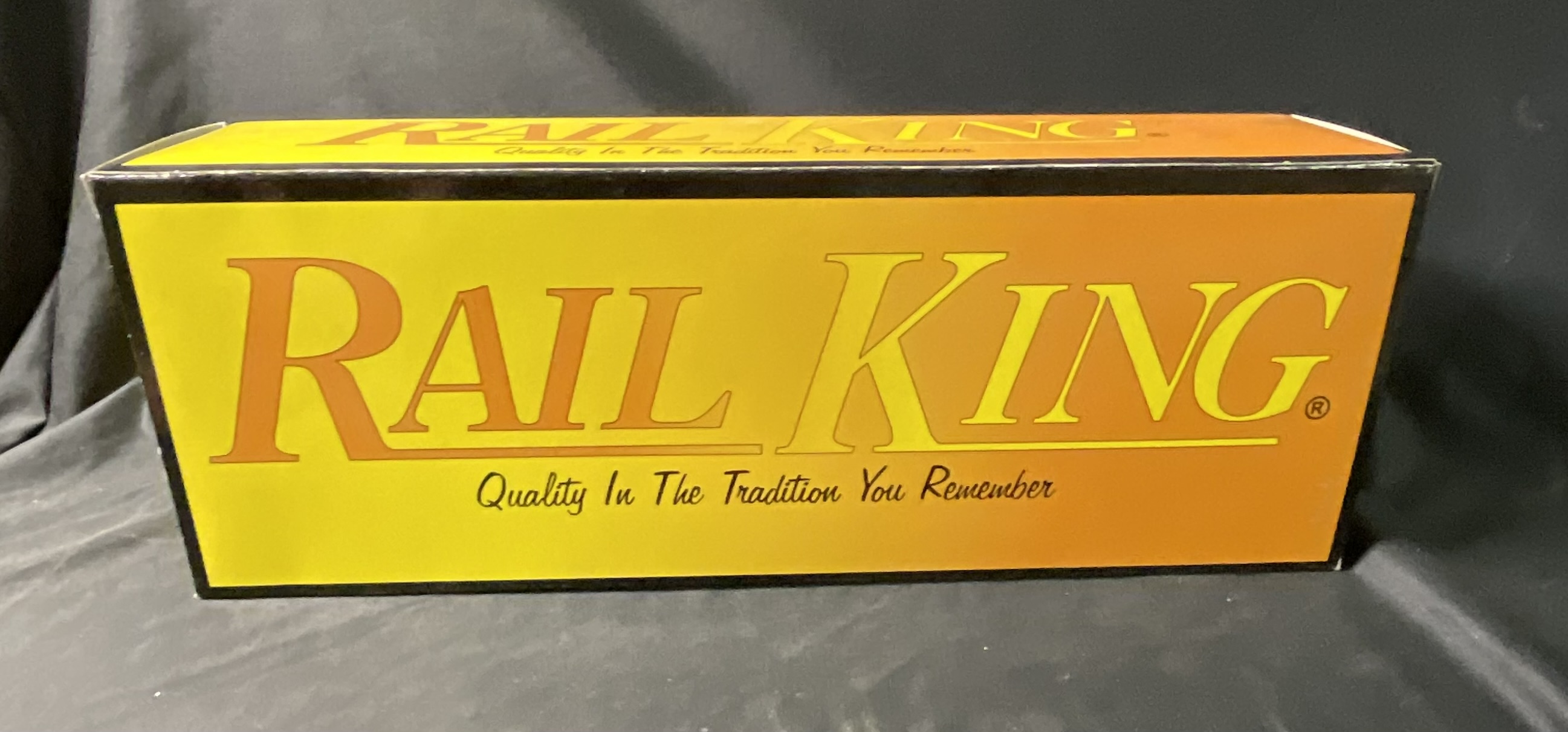 MTH Rail King O Gauge Auto Transport Flatcar with Ertl 1965 Shelby Cobras 30-7660