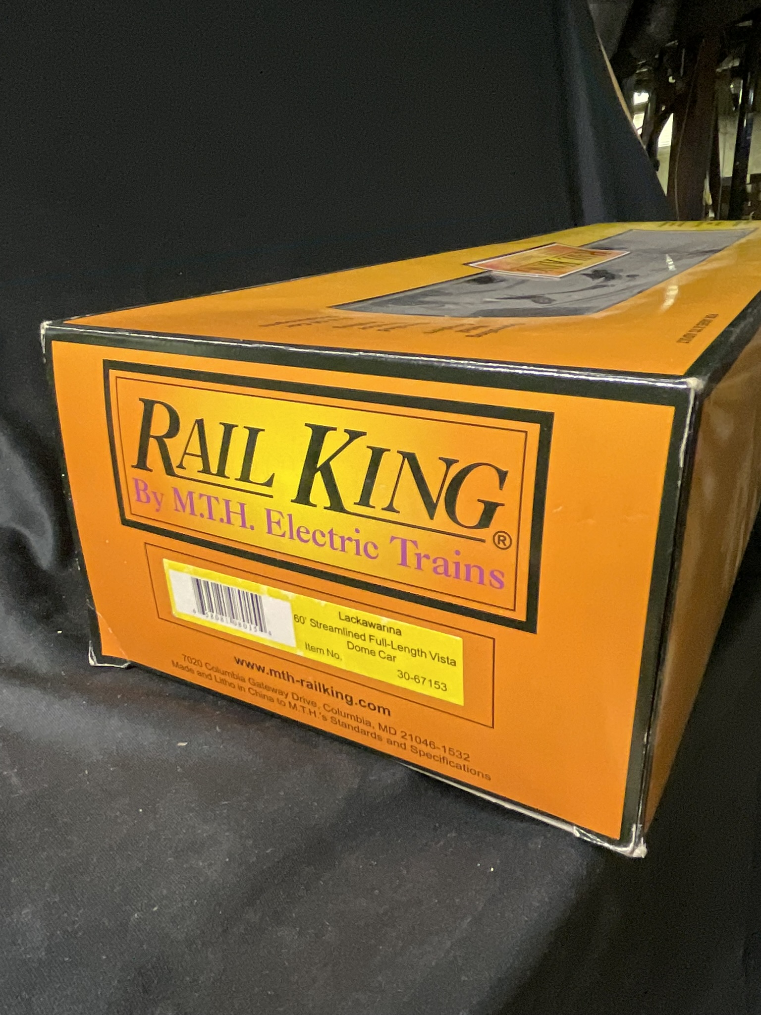 M.T.H. Electric Trains Rail King O-Gauge Lackawanna 60-Foot Streamlined Full-Length Vista Dome Car 30-67153