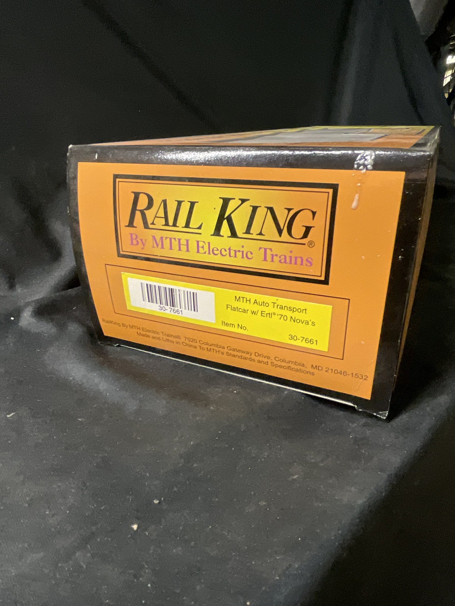 RailKing by MTH Electric Trains O Gauge Auto Transport Flatcar with Ertl 1970 Novas 30-7661
