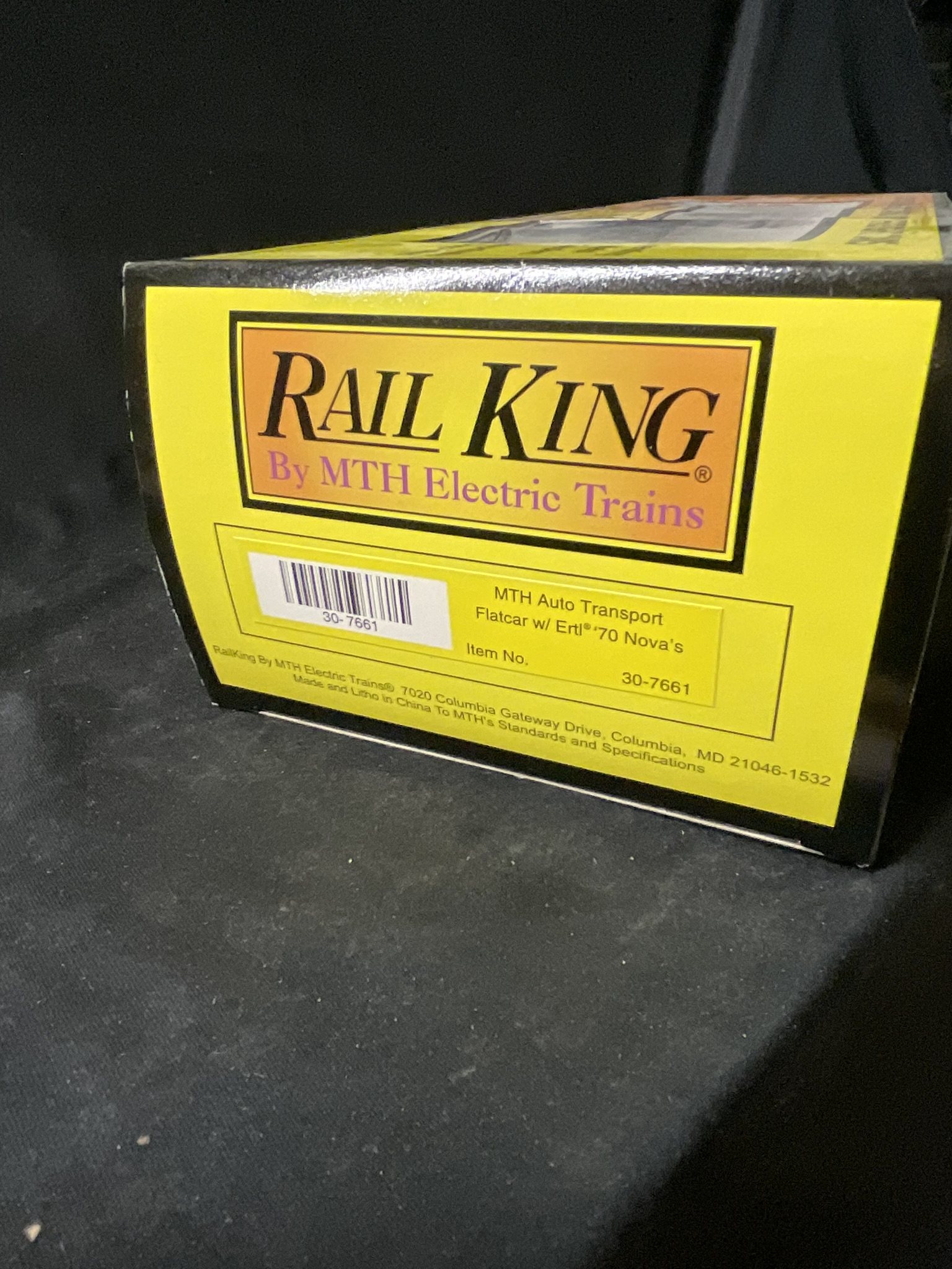 RailKing by MTH Electric Trains O Gauge Auto Transport Flatcar with Ertl 1970 Novas 30-7661