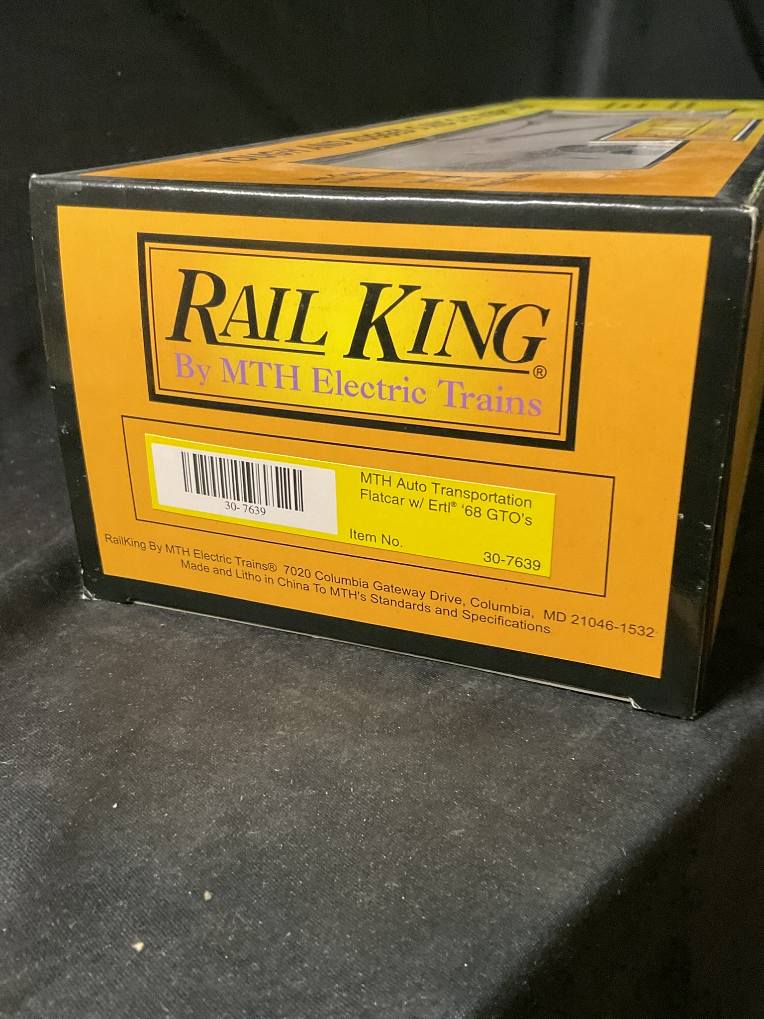 RailKing by MTH Electric Trains Item 30-7639 Auto Transportation Flatcar with Two Ertl 1968 Pontiac GTOs
