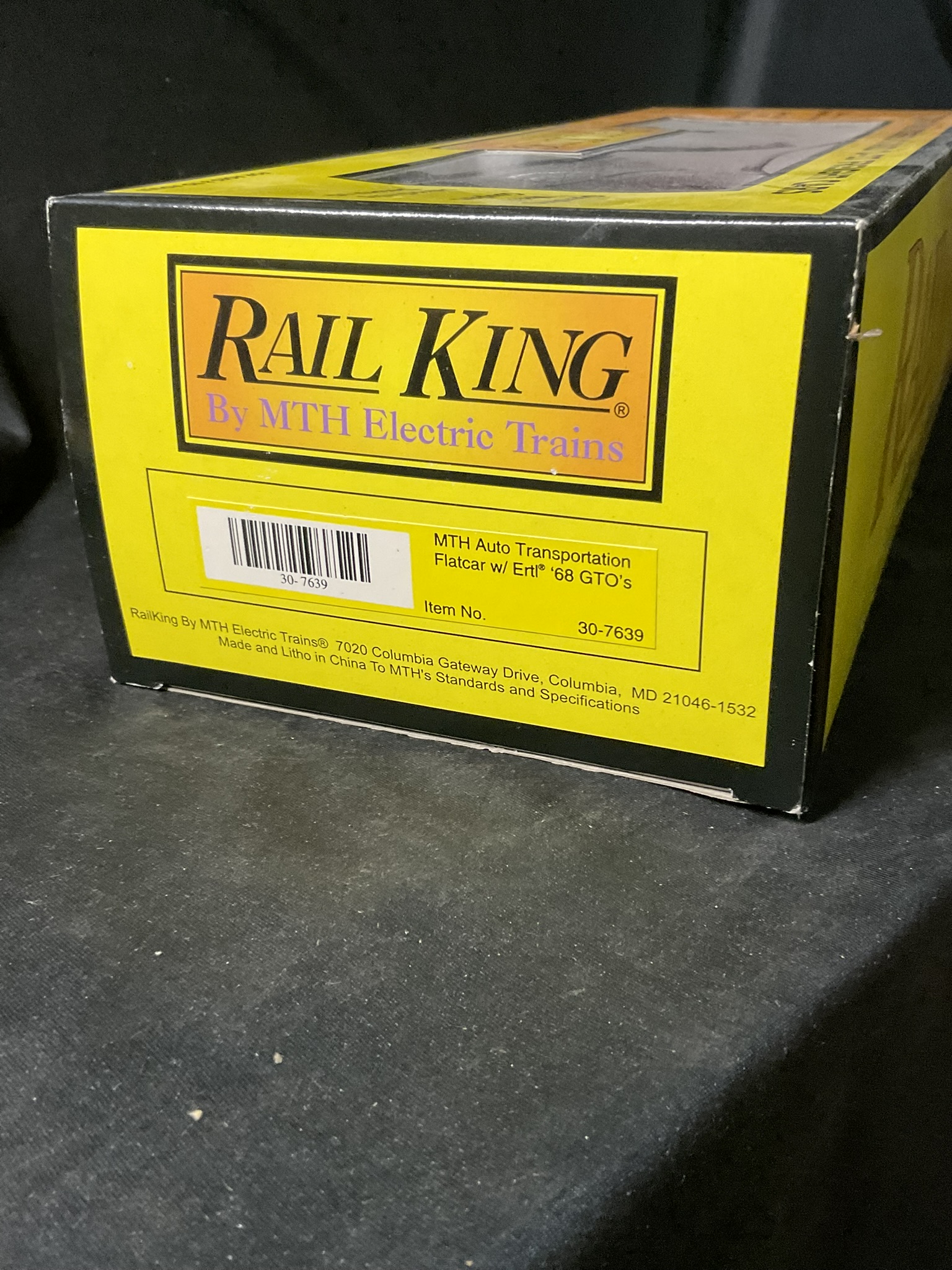 RailKing by MTH Electric Trains Item 30-7639 Auto Transportation Flatcar with Two Ertl 1968 Pontiac GTOs