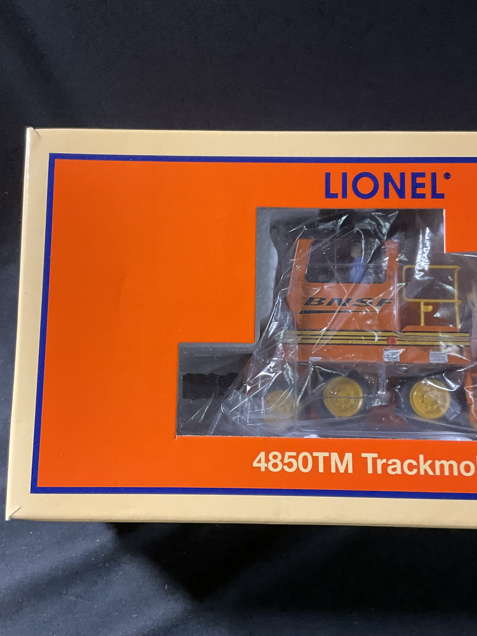 Lionel 6-28469 BNSF 4850TM Trackmobile O-Gauge Model