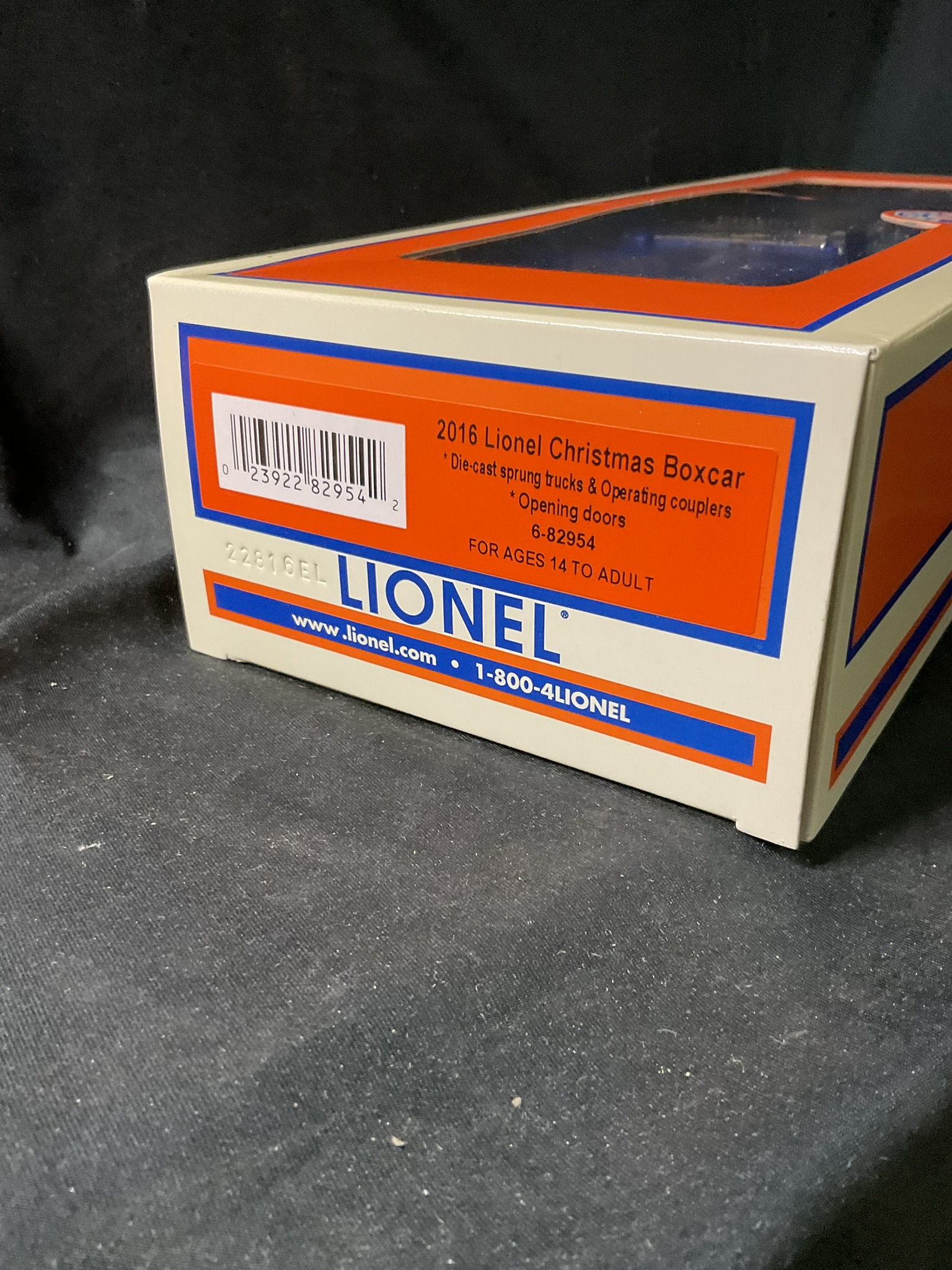 Lionel 6-82954 2016 Christmas Boxcar with Original Box
