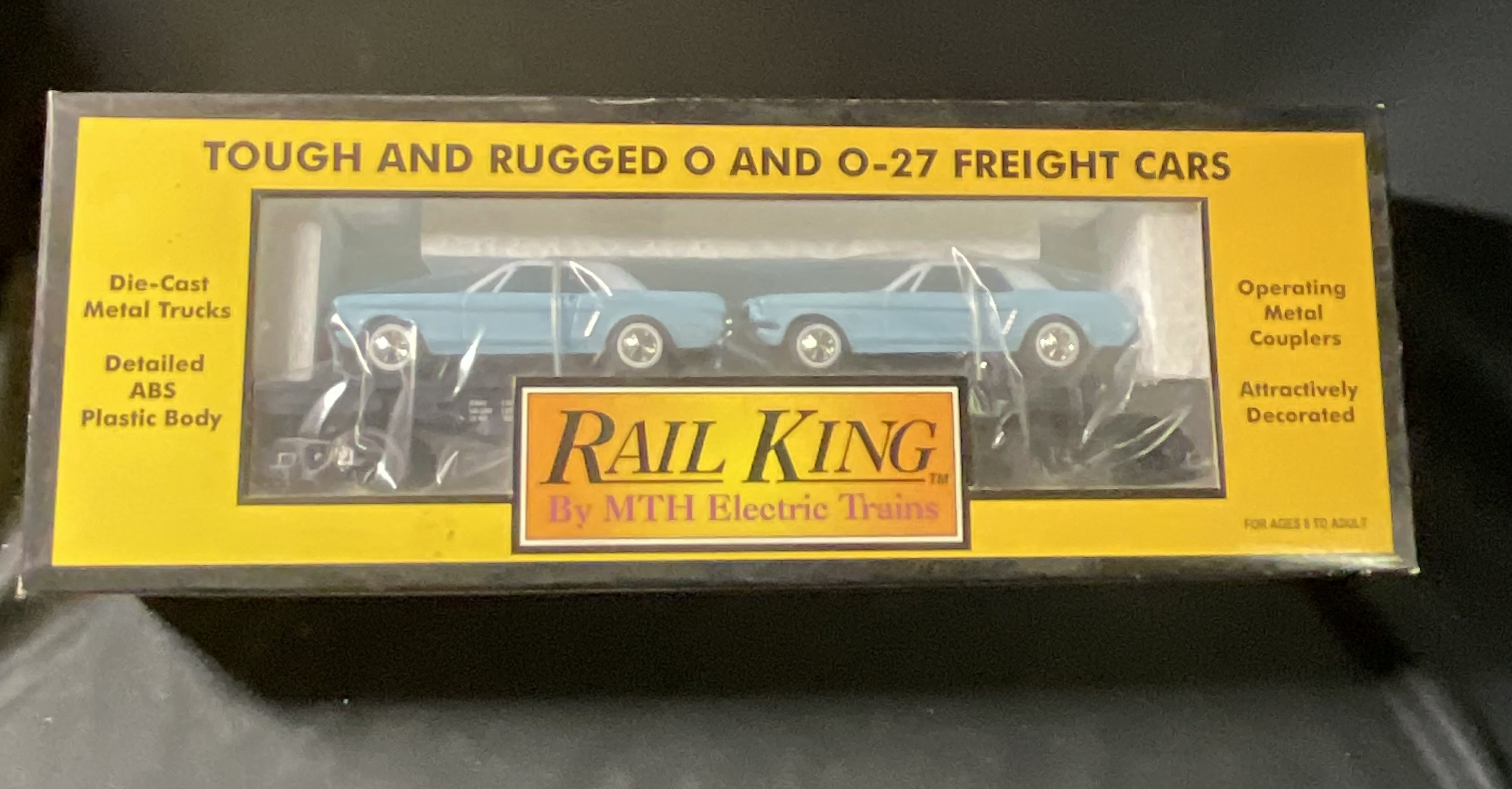 MTH Rail King O Gauge 30-7617 Auto Transport Flat Car with Ertl 1964 Mustangs