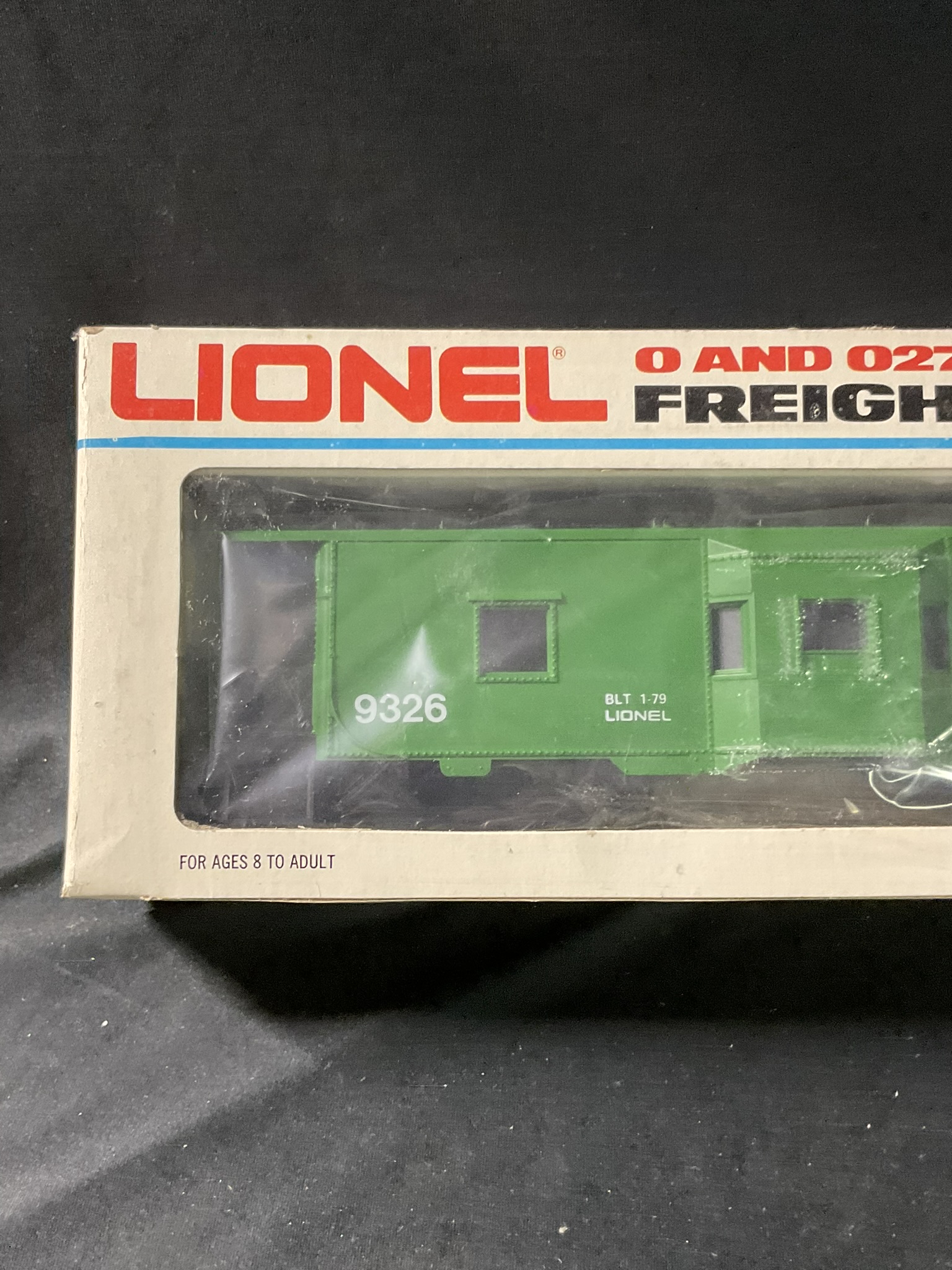 Lionel O/O27 Gauge Burlington Northern Bay Window Caboose 6-9326 with Original Box