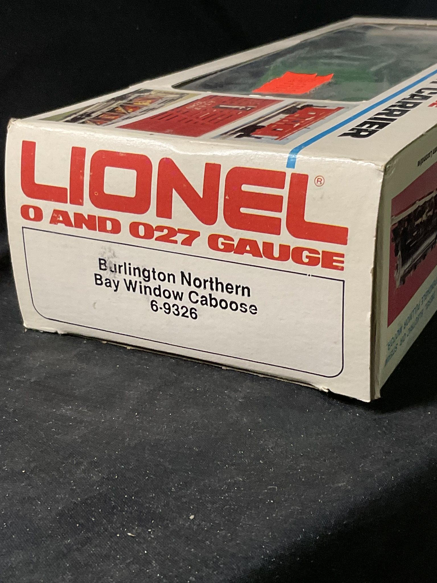 Lionel O/O27 Gauge Burlington Northern Bay Window Caboose 6-9326 with Original Box
