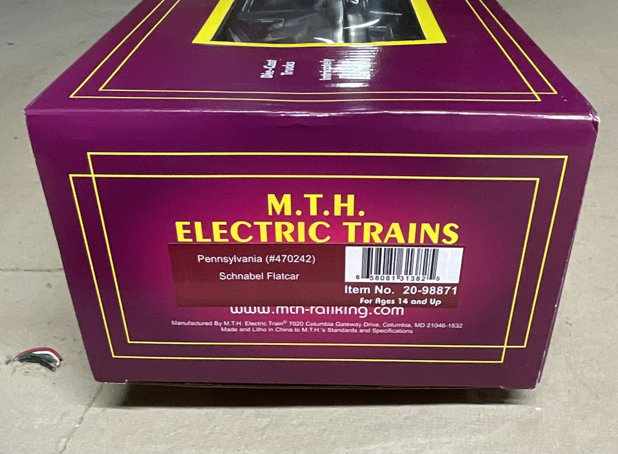 M.T.H. Electric Trains O Scale Pennsylvania Schnabel Flatcar with Transformer Load 20-98871