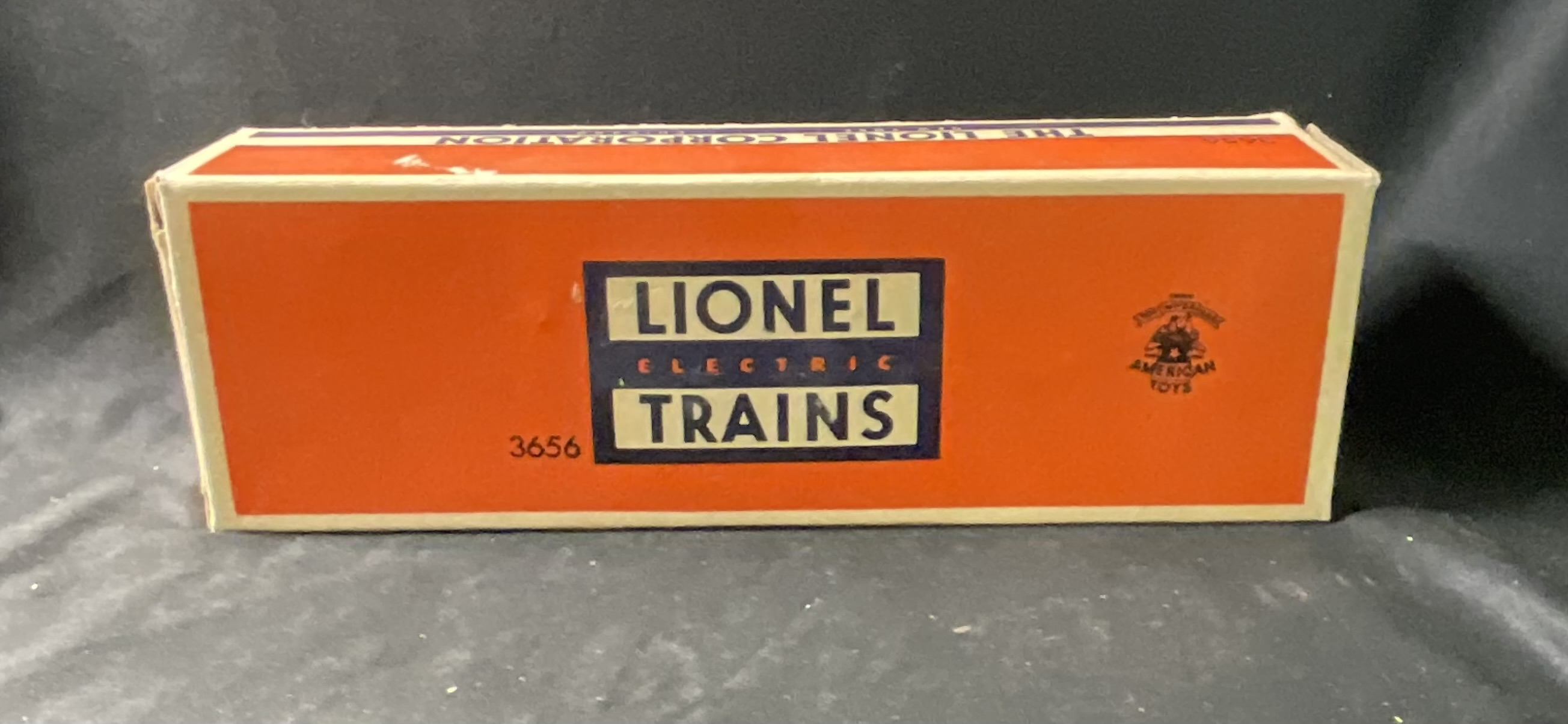 Lionel Postwar O-Gauge No. 3656 Operating Cattle Car with Original Box