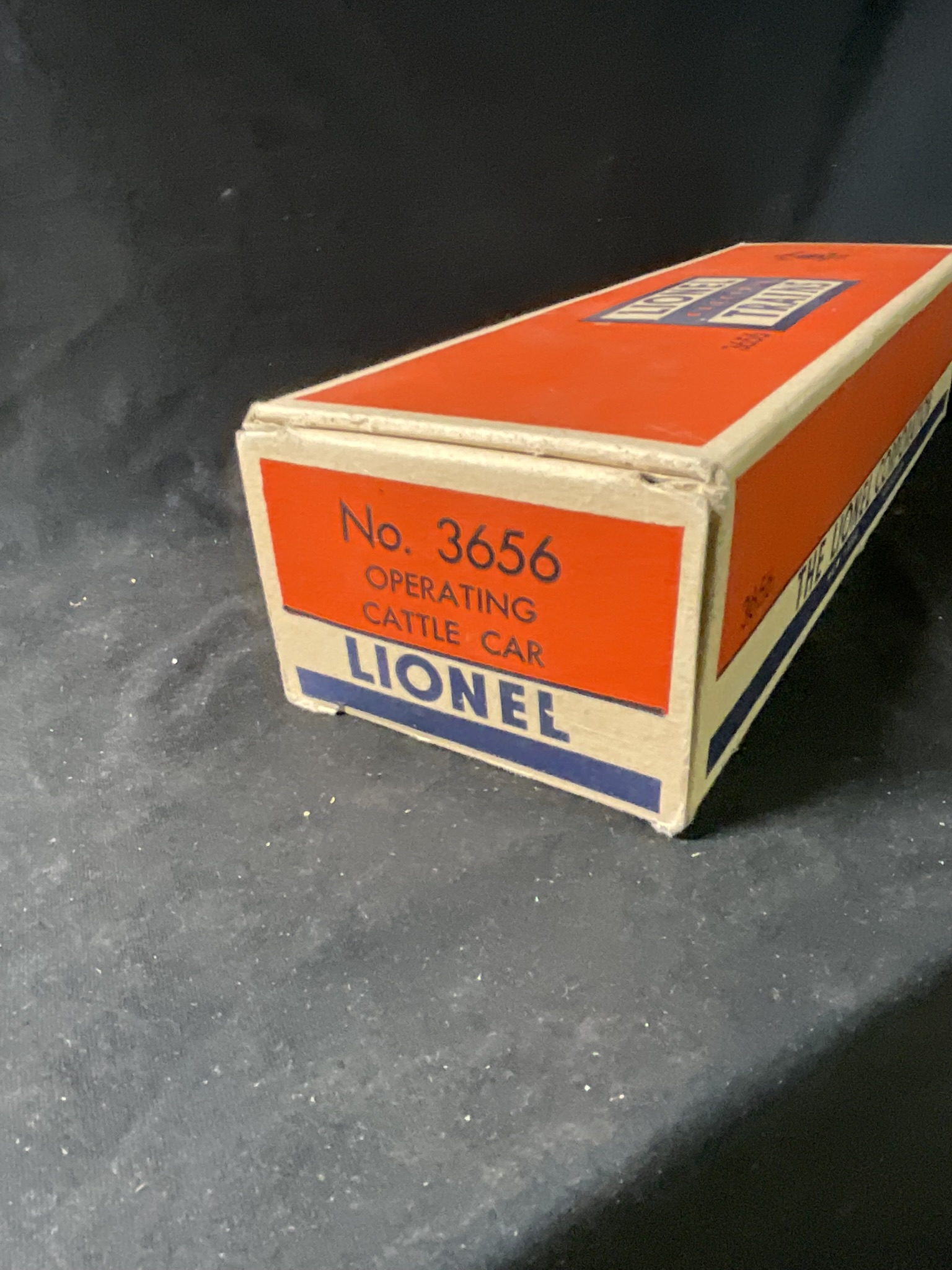 Lionel Postwar O-Gauge No. 3656 Operating Cattle Car with Original Box