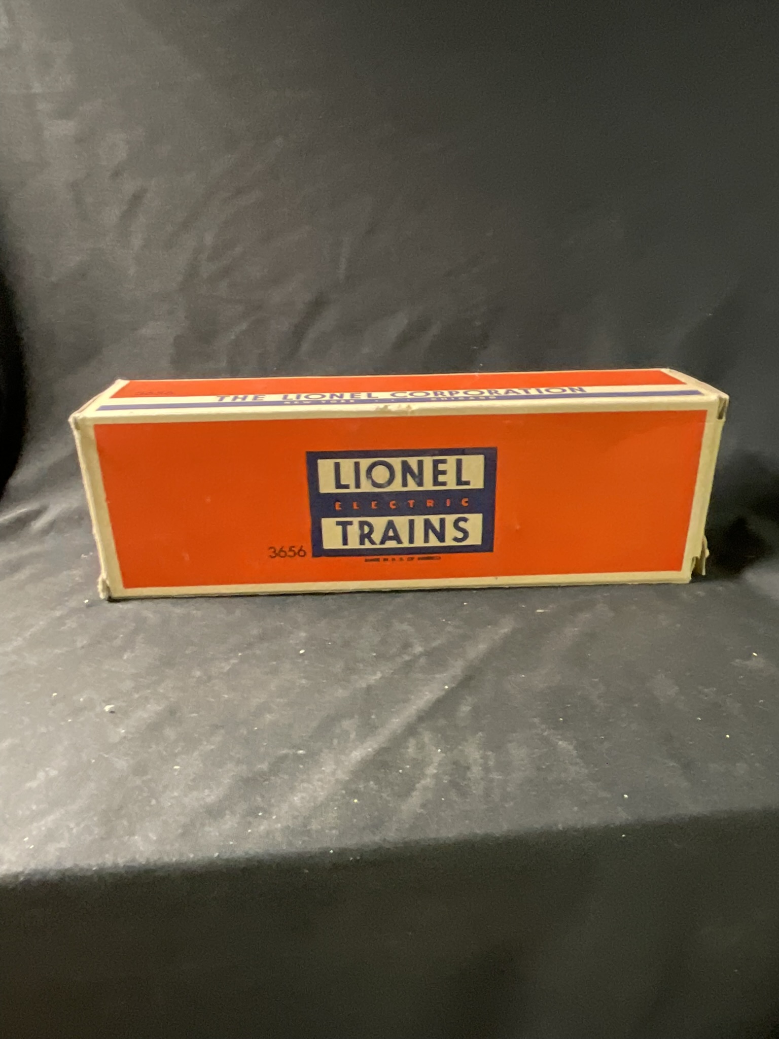 Lionel Postwar O-Gauge No. 3656 Operating Cattle Car with Original Box
