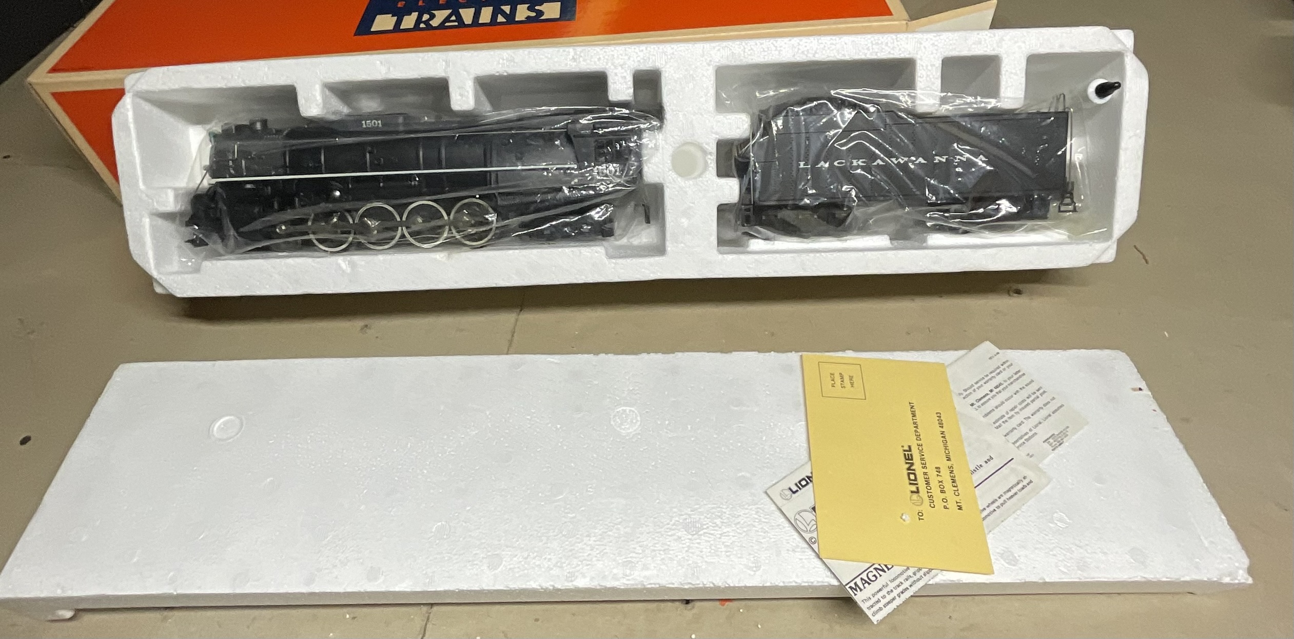 Lionel 6-18003 Delaware Lackawanna and Western 4-8-4 Steam Locomotive and Tender