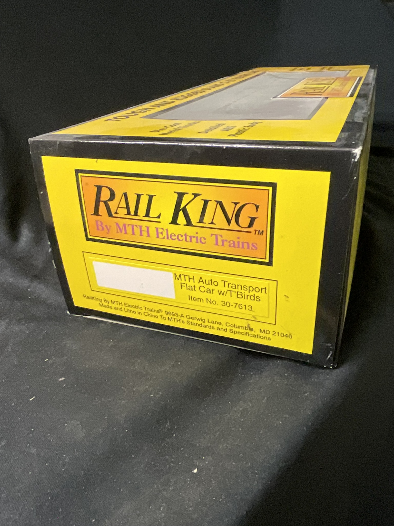 RailKing by MTH Electric Trains Auto Transport Flat Car with 1957 Ford Thunderbirds Item 30-7613