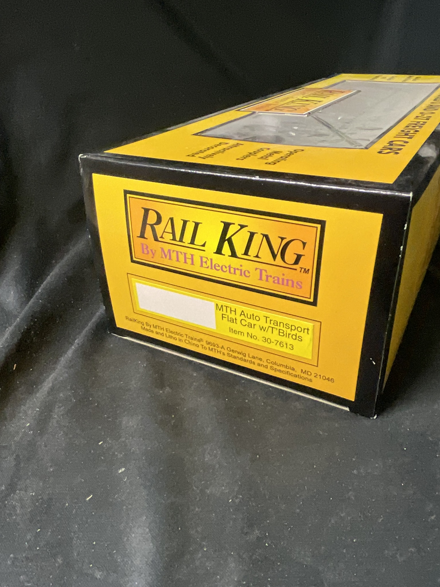 RailKing by MTH Electric Trains Auto Transport Flat Car with 1957 Ford Thunderbirds Item 30-7613