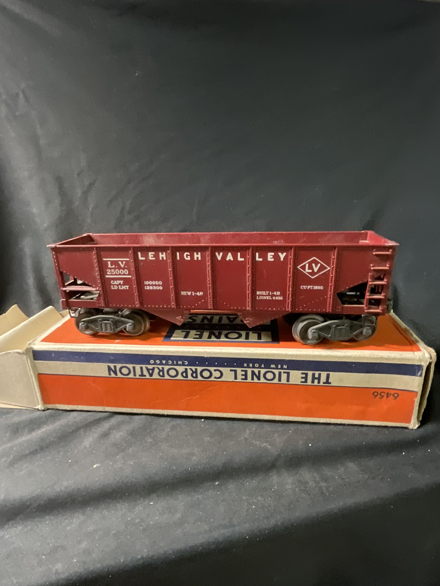 Lionel Postwar O Gauge No. 6456 Lehigh Valley Hopper Car with Original Box