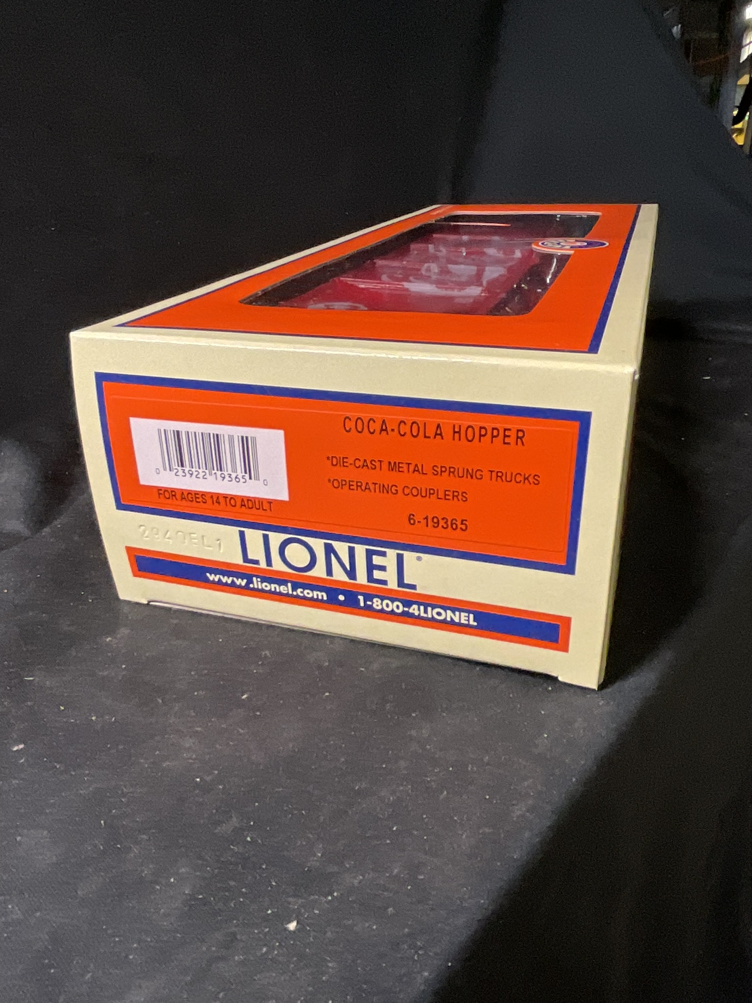 Lionel 6-19365 O-Gauge Coca-Cola Hopper Car with Original Box