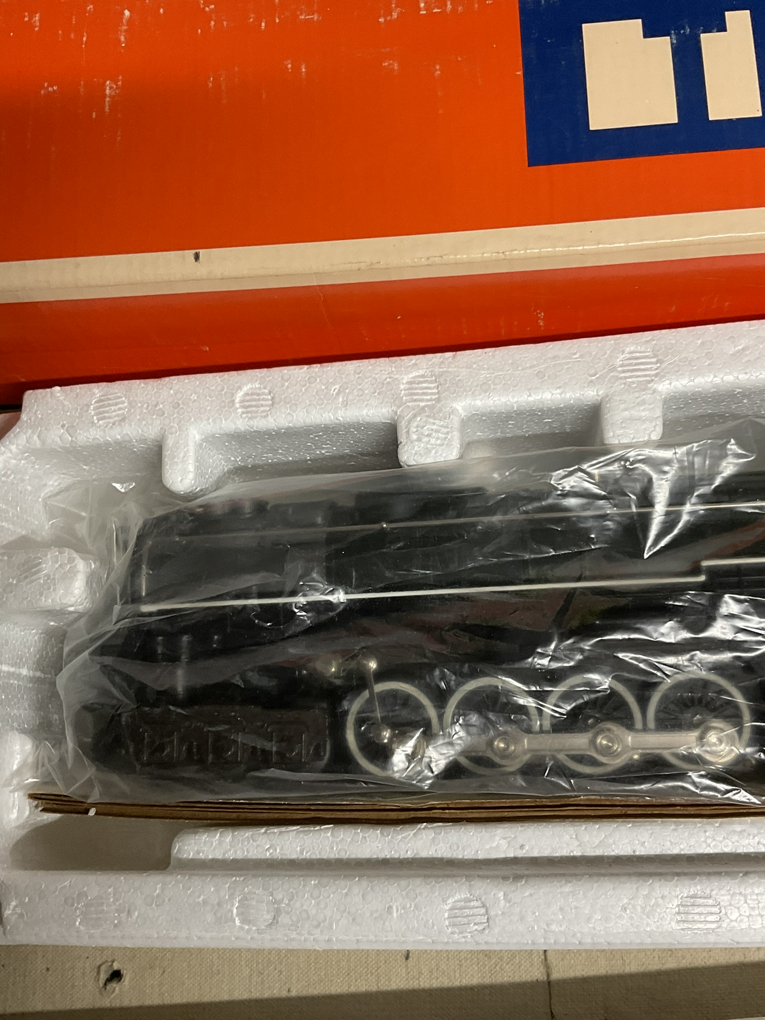 Lionel Pennsylvania S-2 6-8-6 Steam Turbine and Tender 6-8404