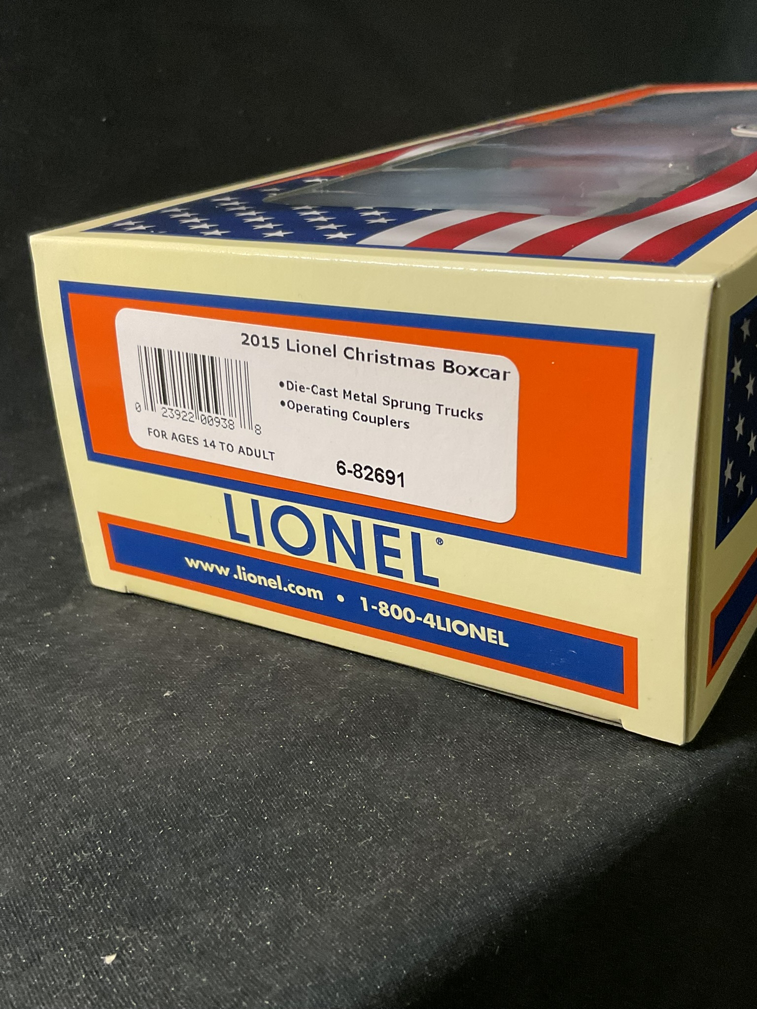 Lionel 2015 Christmas O-Gauge Boxcar 6-82691