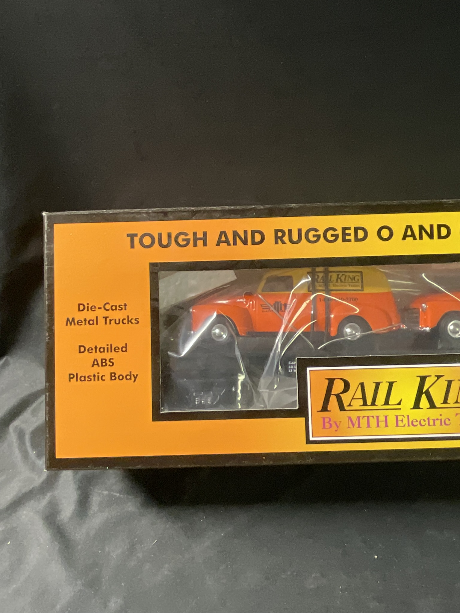 Rail King by MTH Electric Trains 30-7681 Flat Car with two ERTL 1951 Panel Vans