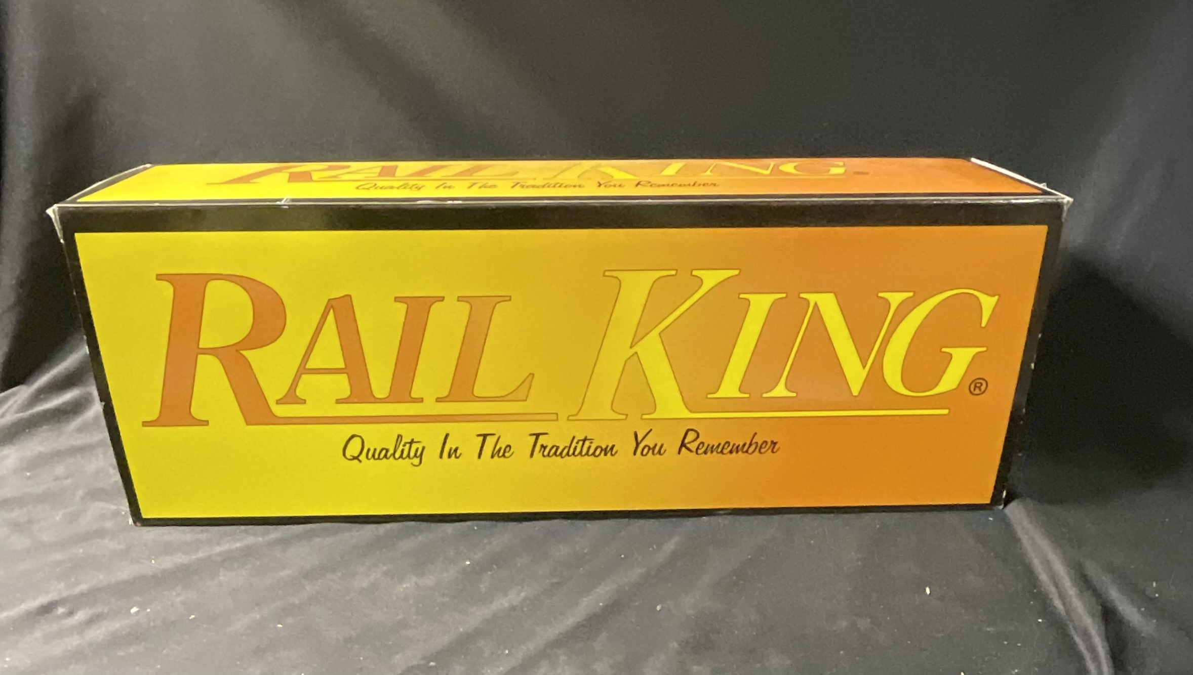 Rail King by MTH Electric Trains 30-7681 Flat Car with two ERTL 1951 Panel Vans