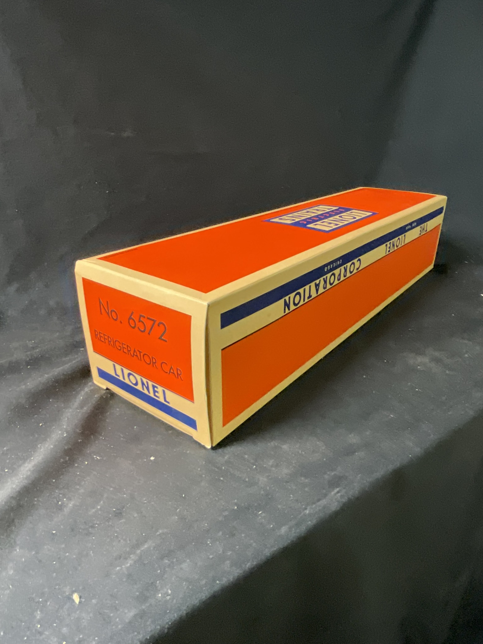 Lionel O-Gauge No. 6572 Refrigerator Car with Original Box