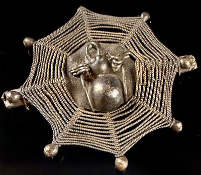 Vintage Silver-Toned Spider and Web Novelty Brooch. A vintage novelty brooch featuring a 